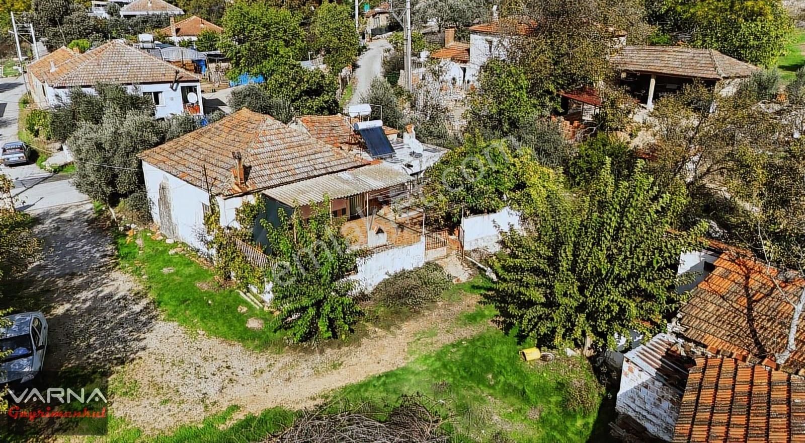 Menderes Çakaltepe Satılık Tek Müstakil Tapu 680 M2 Bahçeli Ev