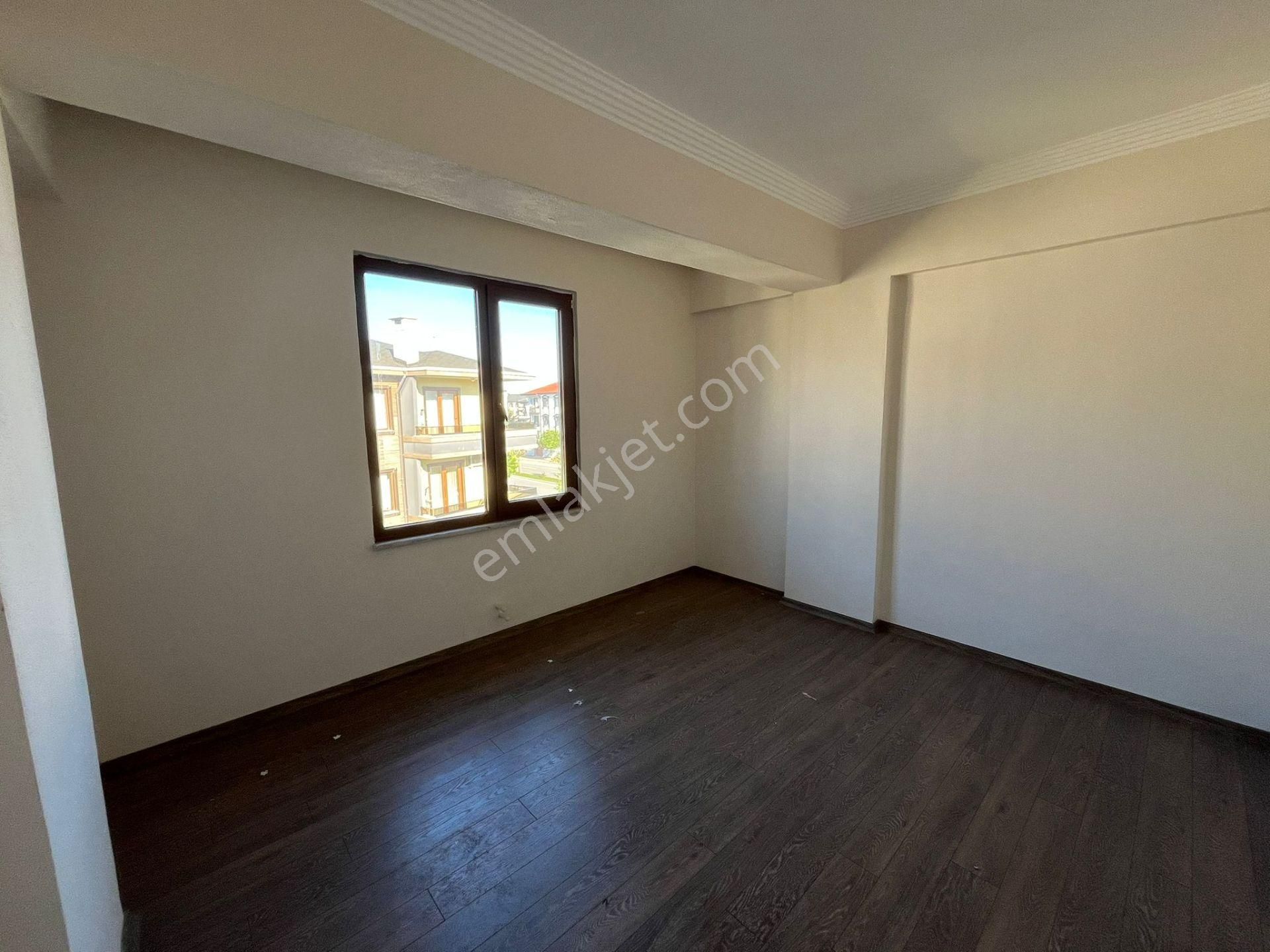 Karasu Narlife Sitesinde Havuz Cepheli 2+1 Kiralık Daire - Görsel 8