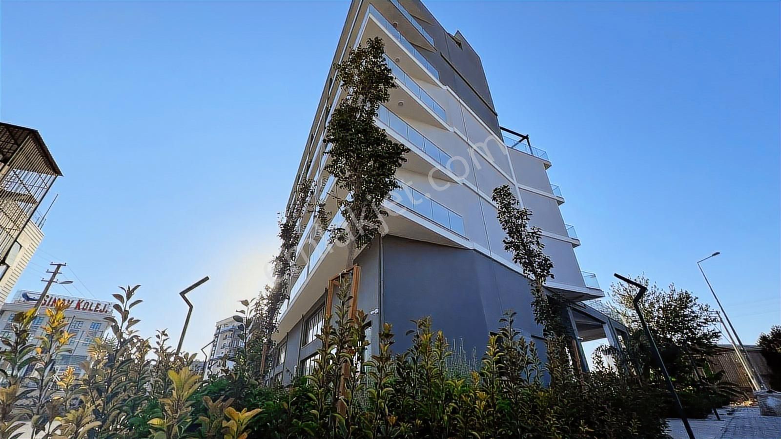 Çiğlide Satılık 1+1 Daire İnci Suitte Fırsat Daire