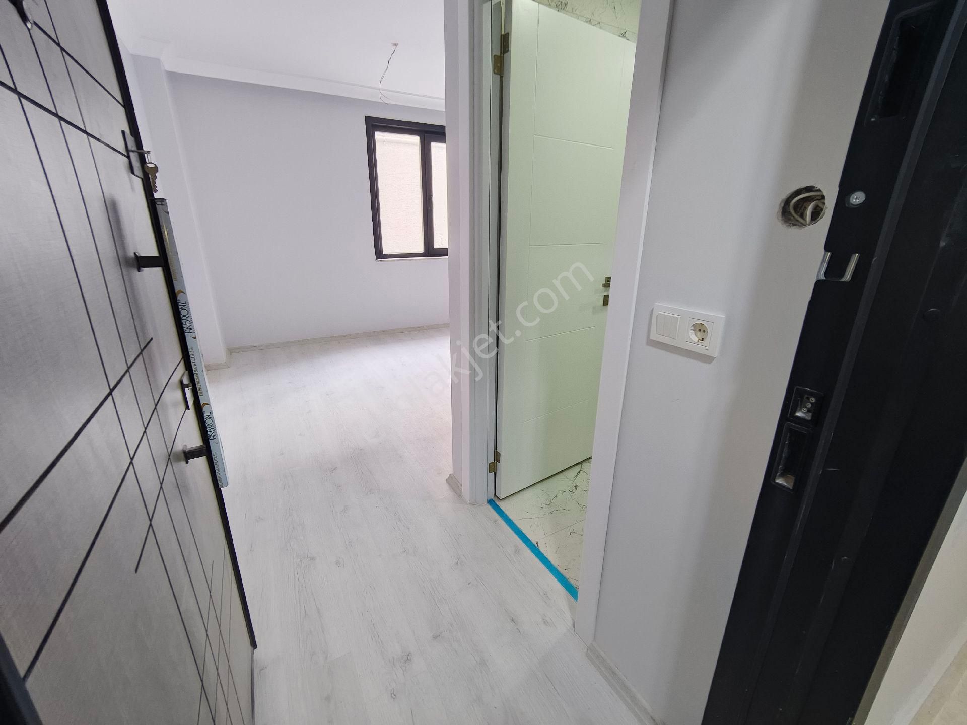 Güneyden Metroya 8 Dakika Yürüme 1+1.60 M2 B.katı Daire - Görsel 18