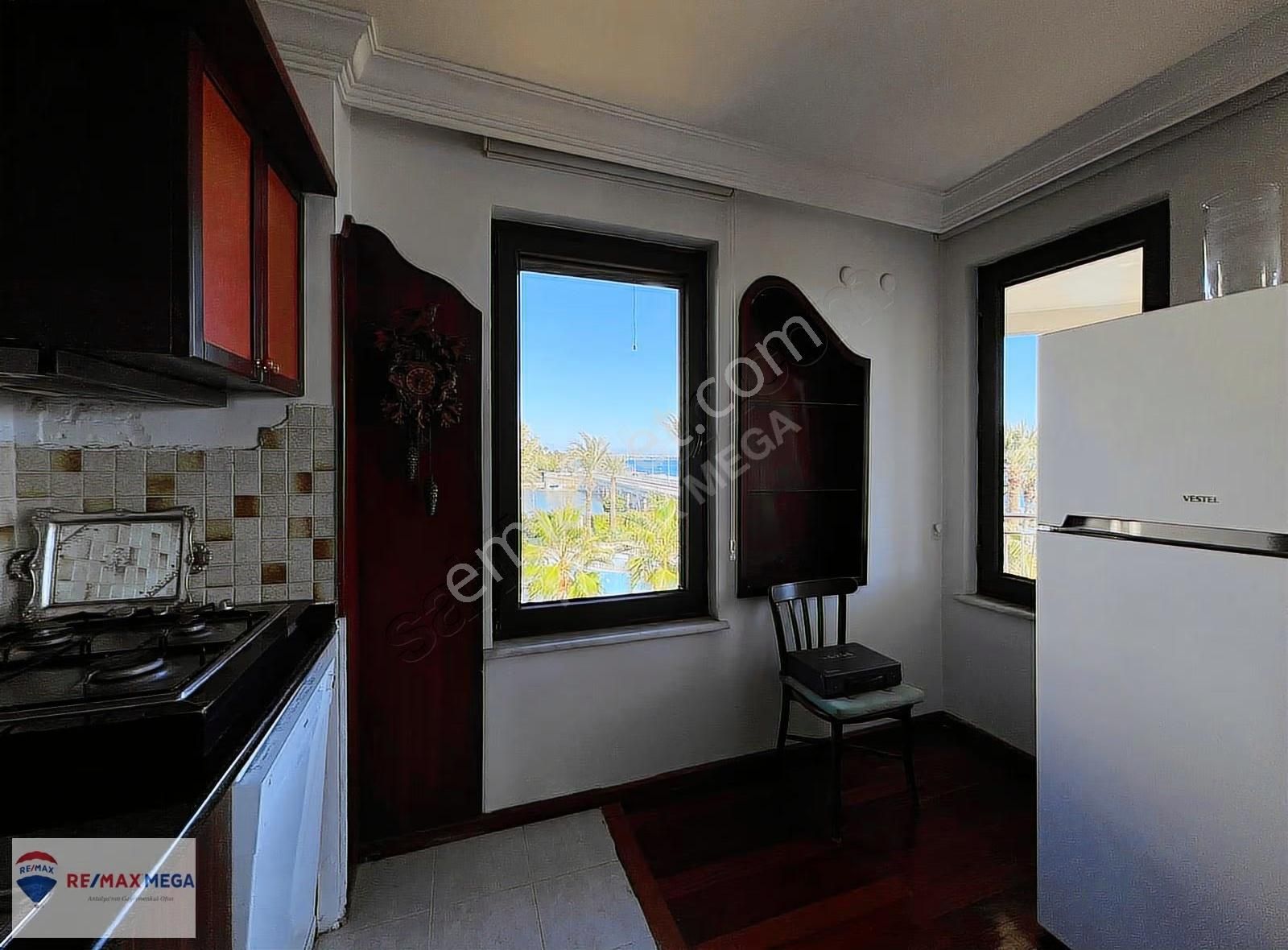 Liman Mahallesi'nde Panoramik Deniz Manzaralı 1+1 Eşyalı Kiralık - Görsel 4