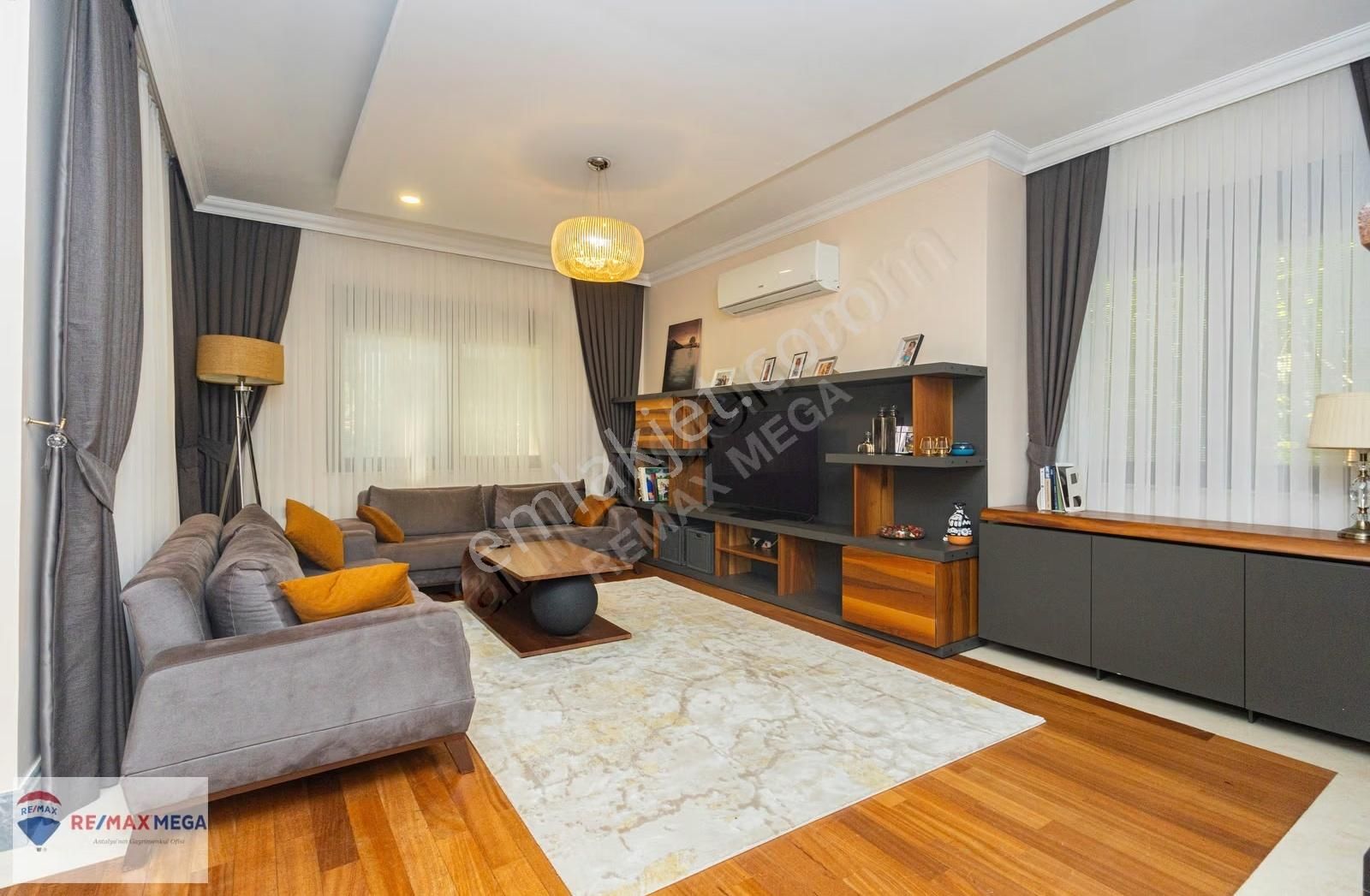 Duacı'da Duayen Konakları'nda Yüzme Havuzlu Tripleks 5+1 Villa - Görsel 28