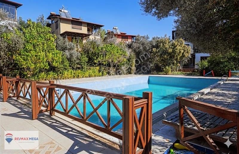 Duacı'da Duayen Konakları'nda Yüzme Havuzlu Tripleks 5+1 Villa - Görsel 13