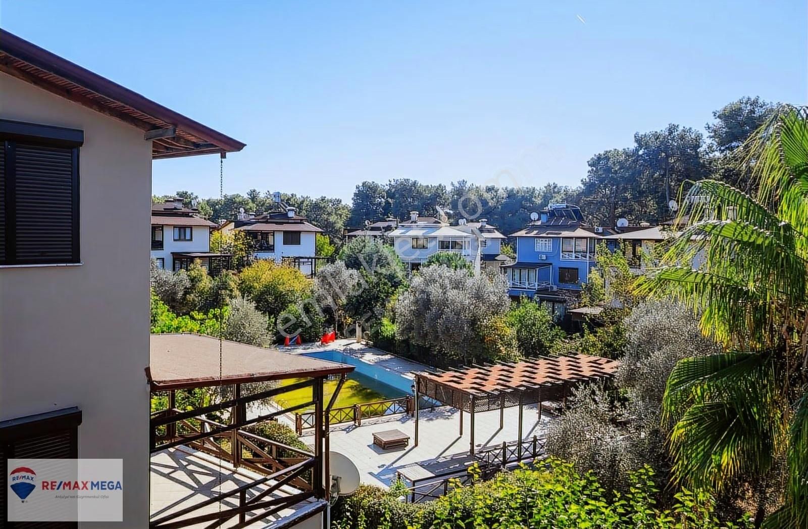 Duacı'da Duayen Konakları'nda Yüzme Havuzlu Tripleks 5+1 Villa - Görsel 25