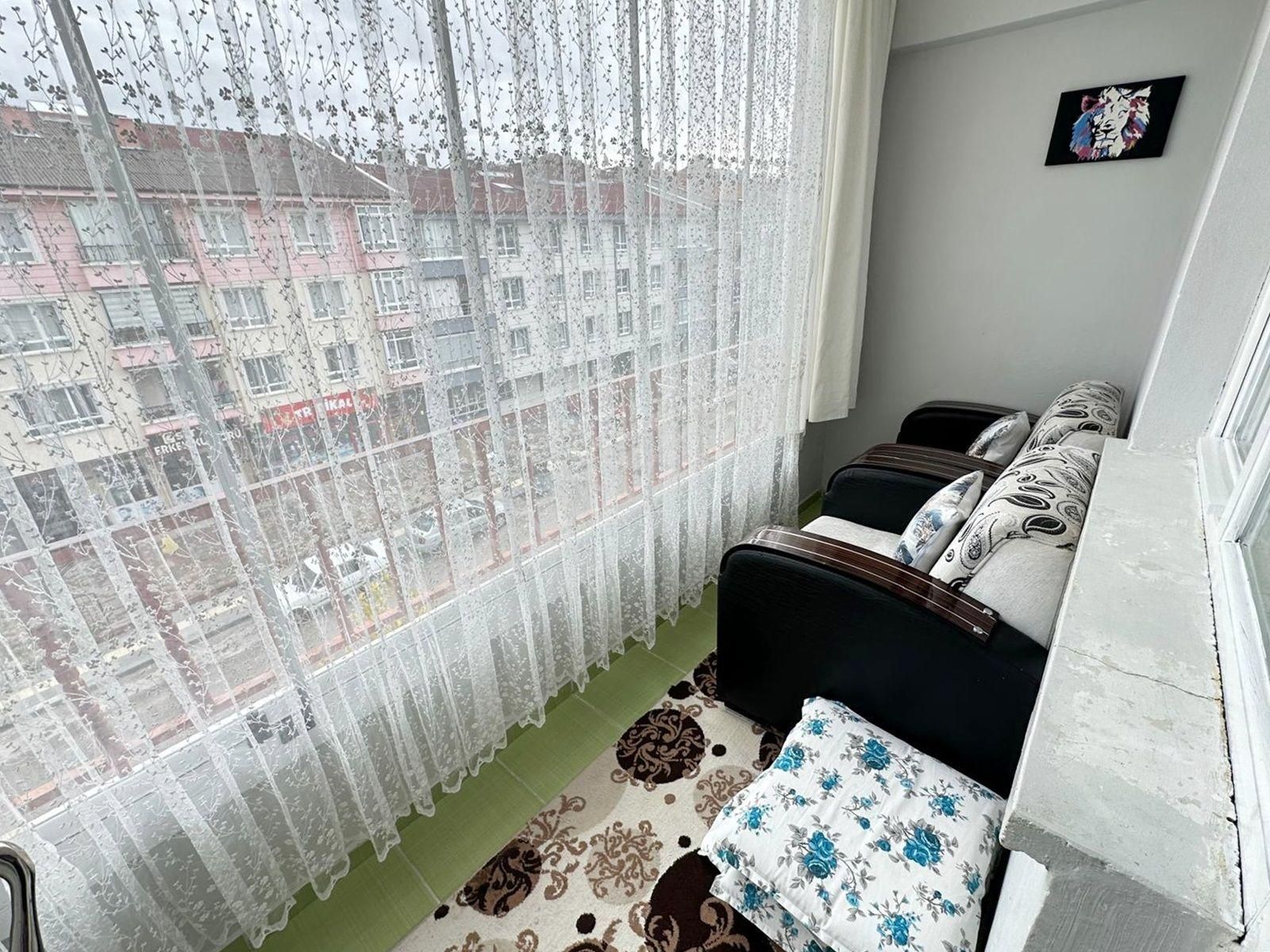 Beşikkaya'da Pazar Pazarına Yakın Geniş Kullanışlı 3+1 Katta Satılık Daire !! - Görsel 16