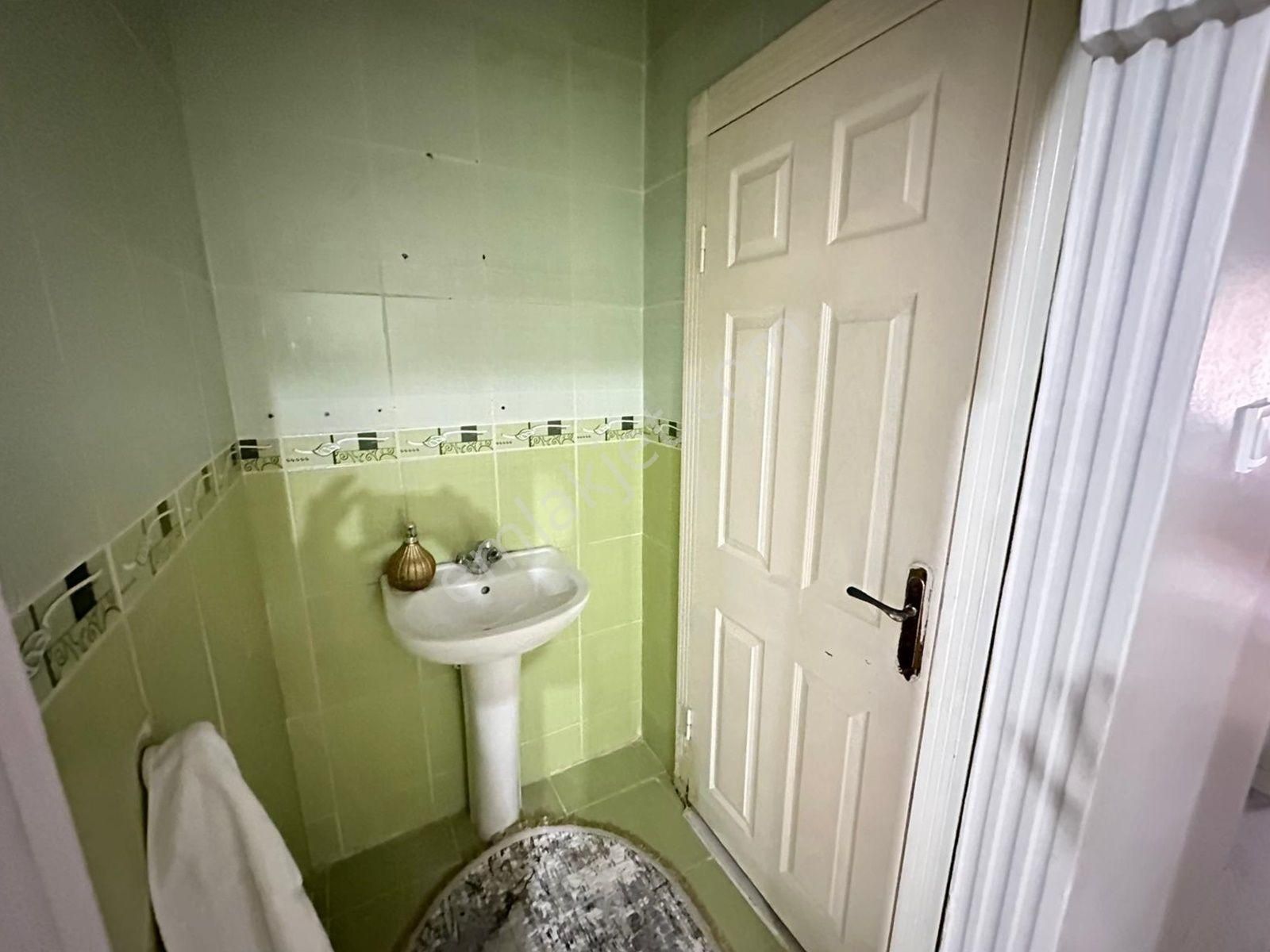 Beşikkaya'da Pazar Pazarına Yakın Geniş Kullanışlı 3+1 Katta Satılık Daire !! - Görsel 19