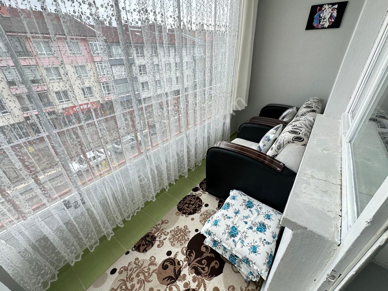 Beşikkaya'da Pazar Pazarına Yakın Geniş Kullanışlı 3+1 Katta Satılık Daire !! - Görsel 17