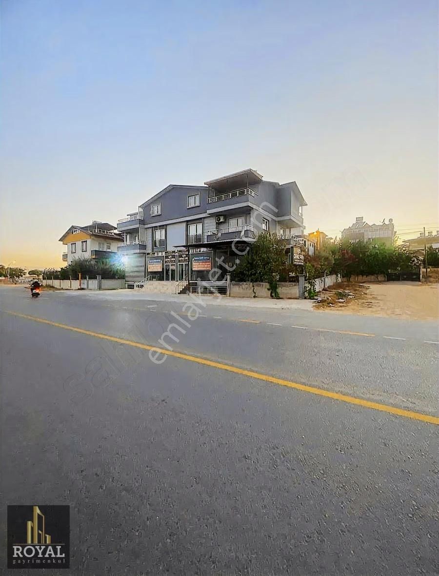 Satılık Ana Yol Üstü Bahçeli Villa - Görsel 3