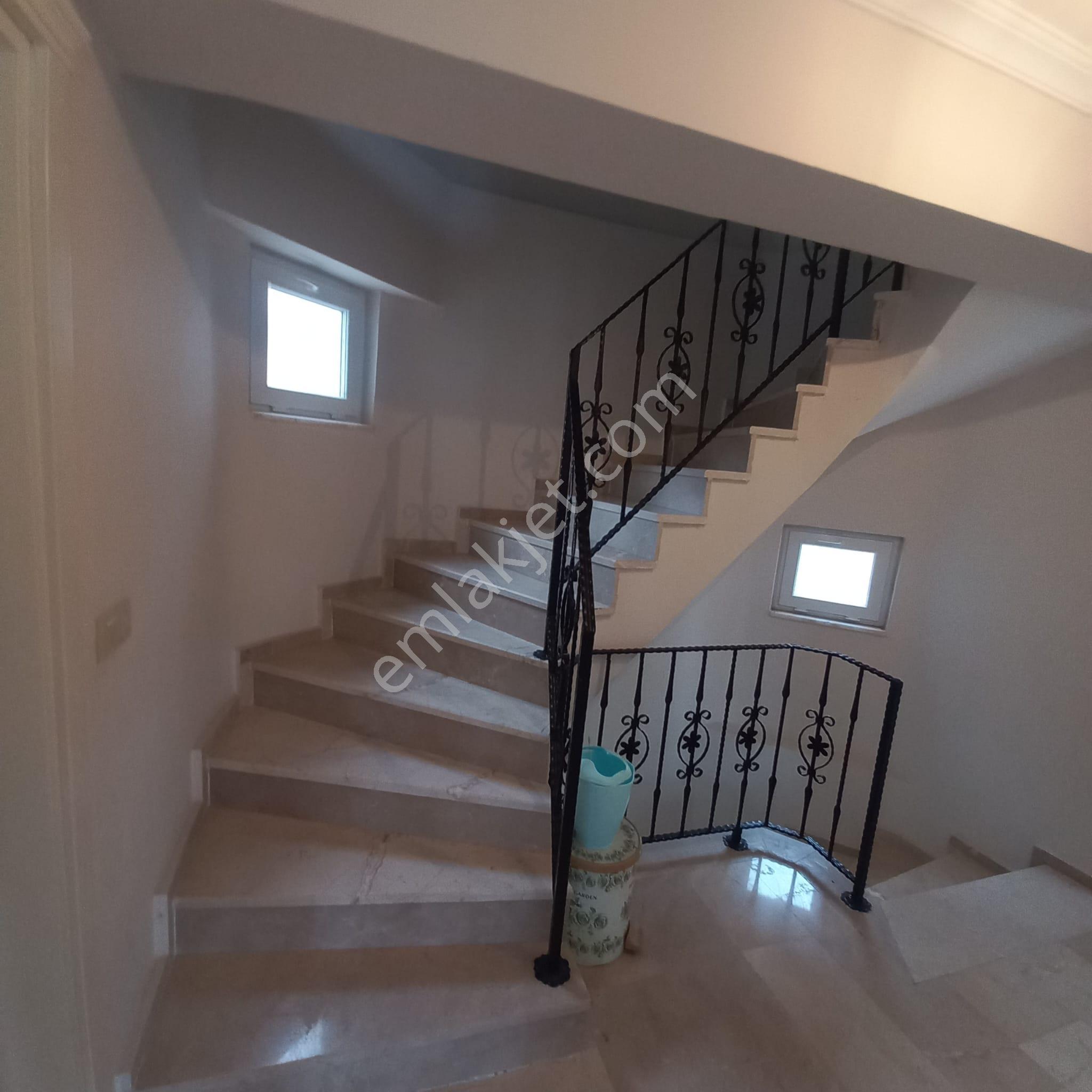 Kartepe Q8 Anadolu Sitesinde Kartepe Acı Su Da 4+1 Tribleks Mustakil Villa - Görsel 14