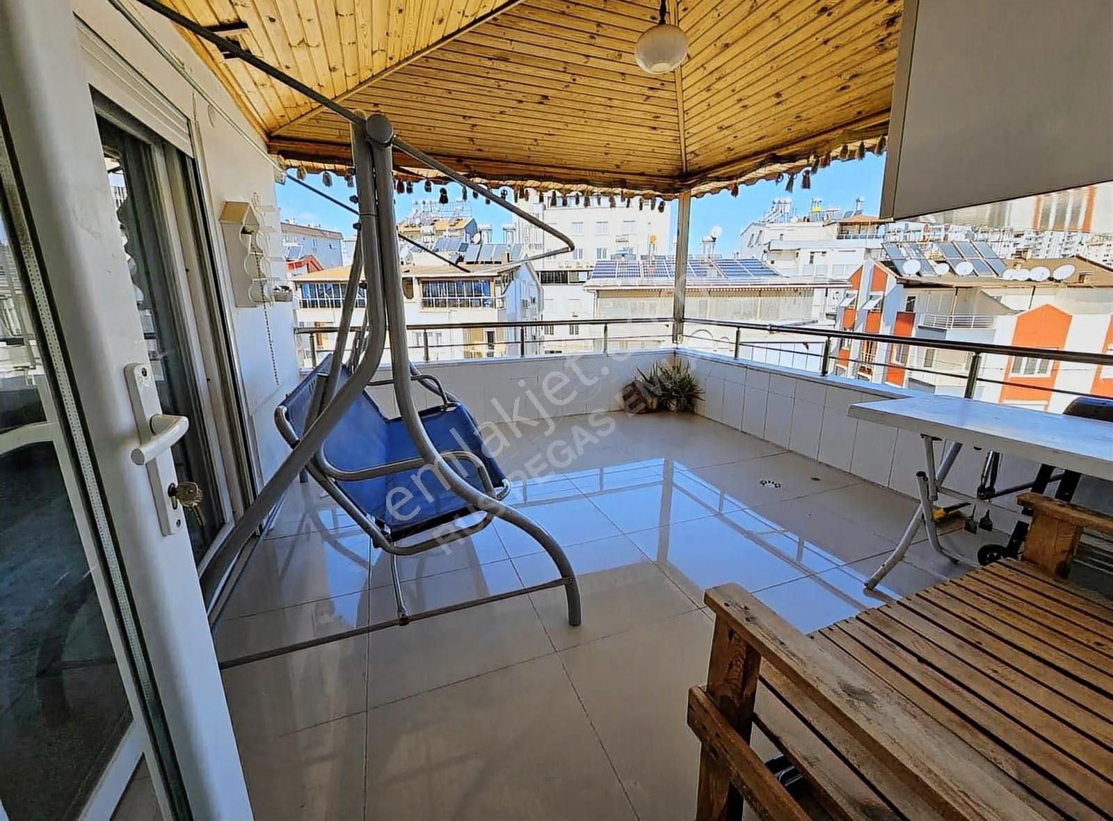 Arapsuyunda Doğalgazlı,asansörlü,terasli 3+1 Satılık Dubleks