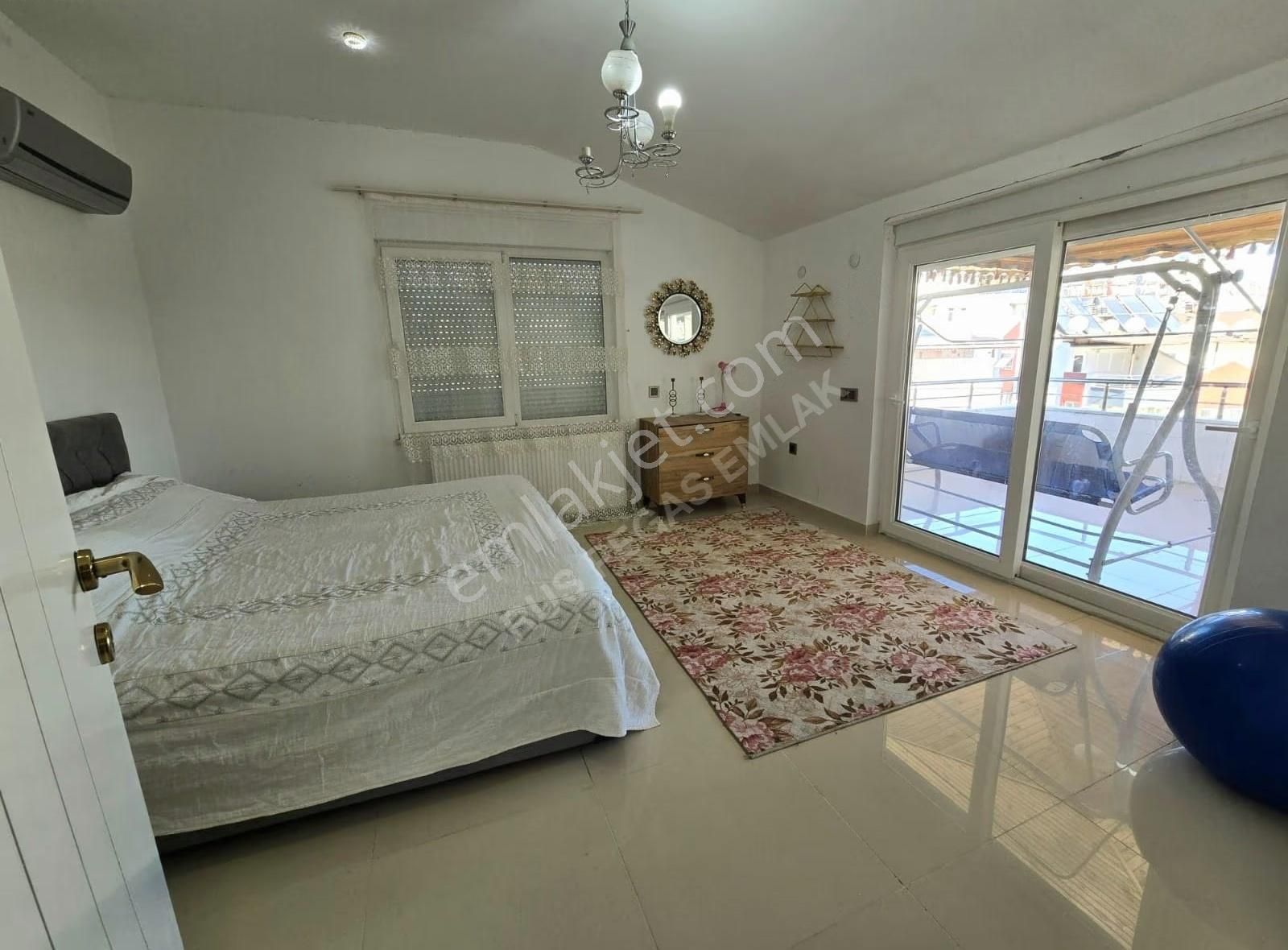 Arapsuyunda Doğalgazlı,asansörlü,terasli 3+1 Satılık Dubleks - Görsel 8