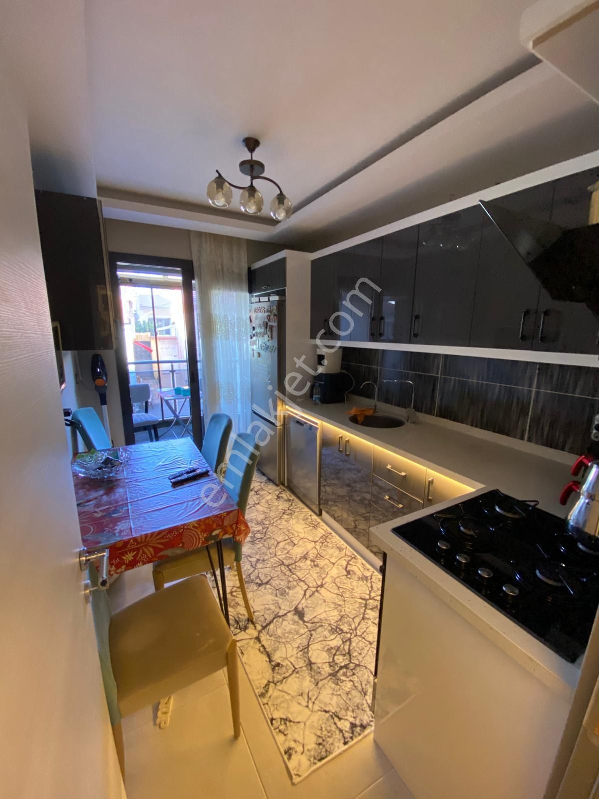 Buca Şirinyer'de Arakat 2+1 Satılık Lüks Daire - Görsel 2