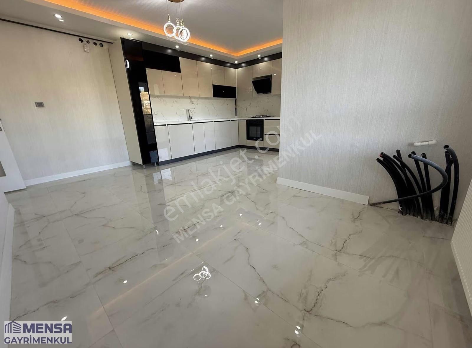 Mensa'dan Karakayada Emsalsiz Büyüklükte Ful Yapılı Satılık 2+1 - Görsel 6