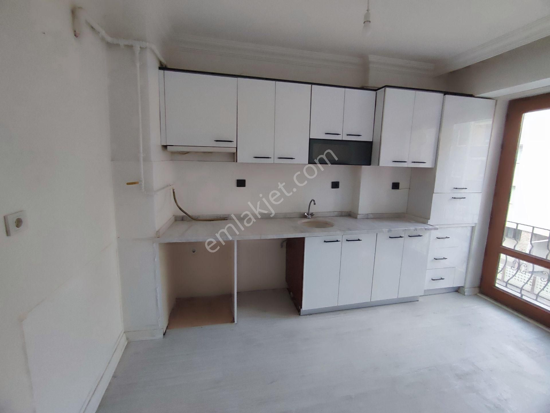 Ziya Paşa Cadde Arka Sokağı, Ara Kat, Kiralık 3+1 Daire - Görsel 2