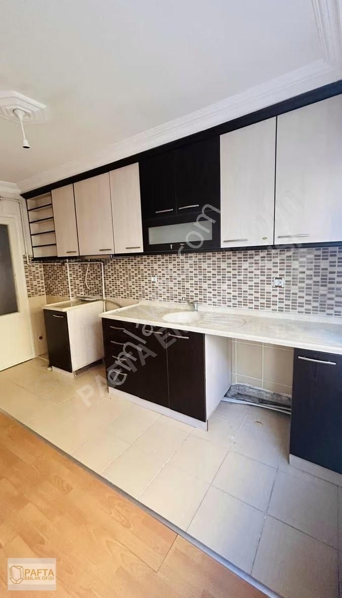 İncilipınarda Havuzlara Parka Yakın 125 M2 3+1 Fırsat Daıre - Görsel 31