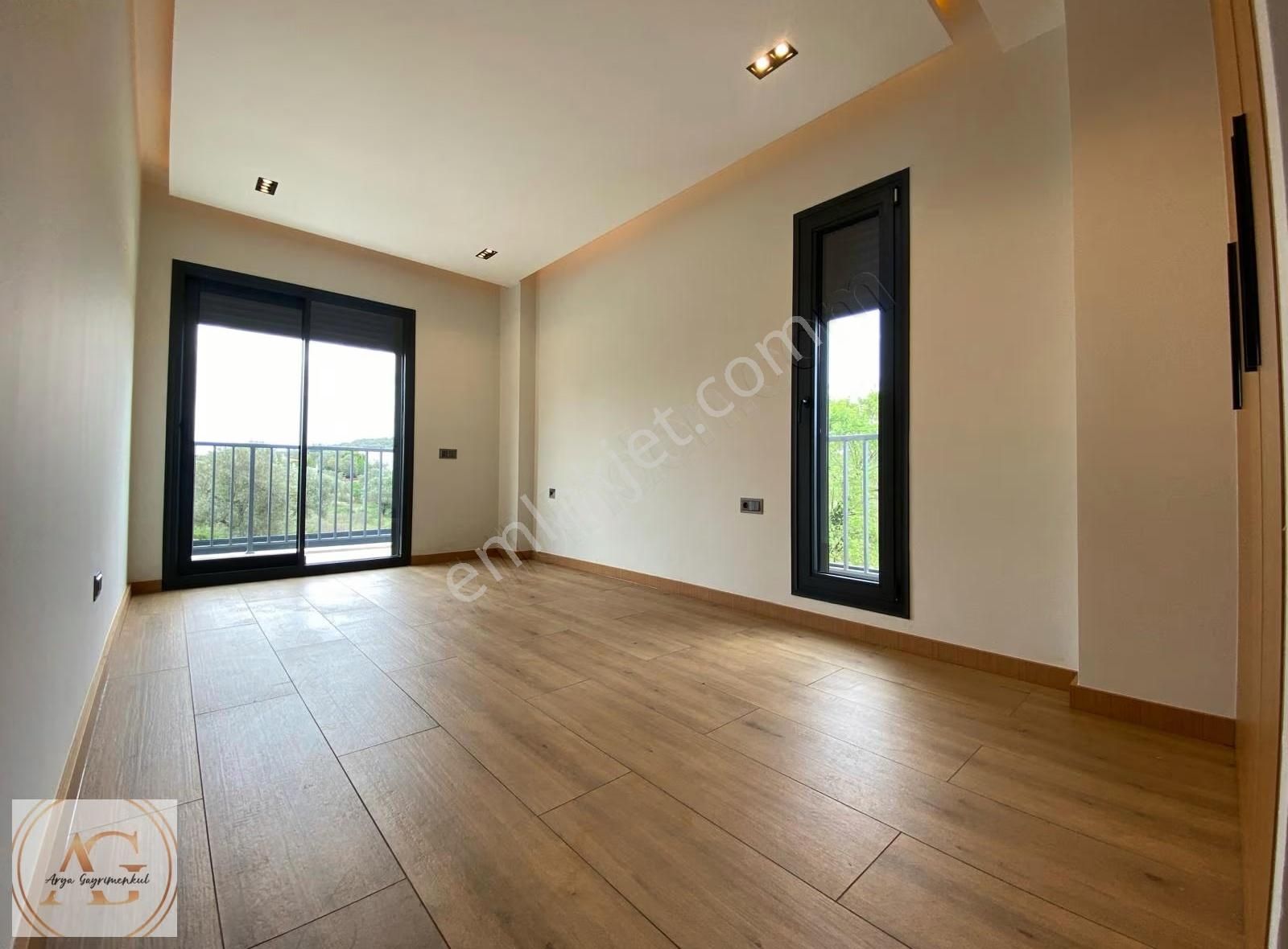 Arya'dan Tam Müstakil 4+1 Şık Tasarımlı Havuzlu Villa - Görsel 6