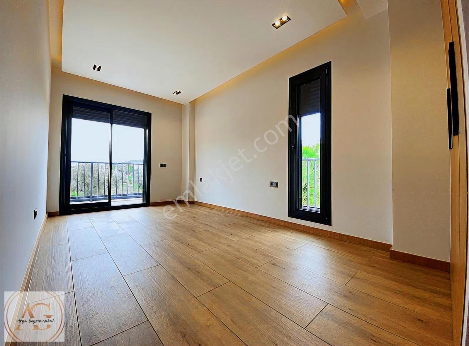 Arya'dan Tam Müstakil 4+1 Şık Tasarımlı Havuzlu Villa - Görsel 25