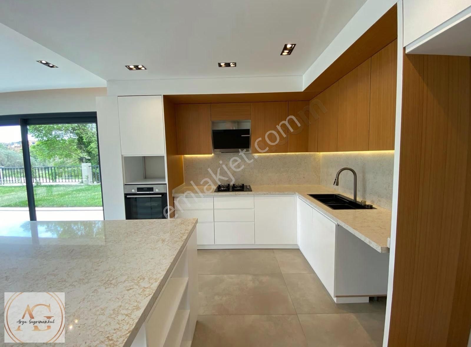 Arya'dan Tam Müstakil 4+1 Şık Tasarımlı Havuzlu Villa - Görsel 24