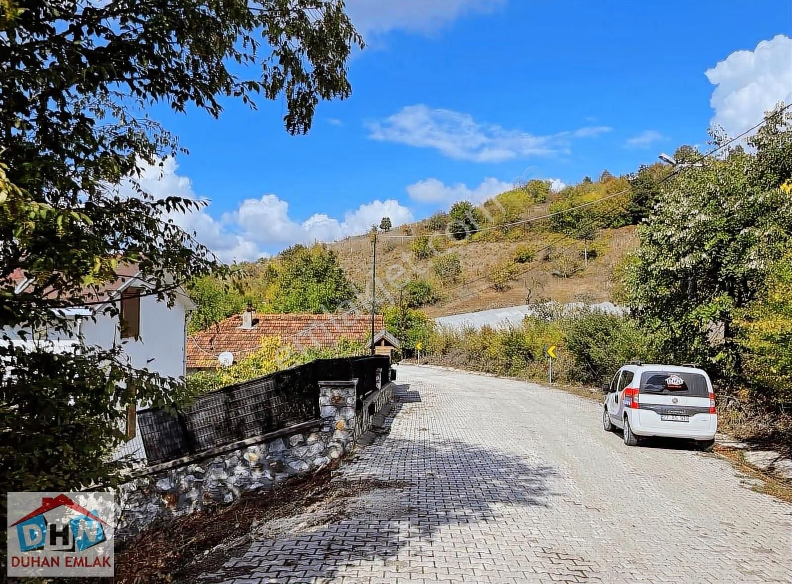 Mahmudiye Köyünde 703m2 Parke Yol Cepheli Arsa - Görsel 10