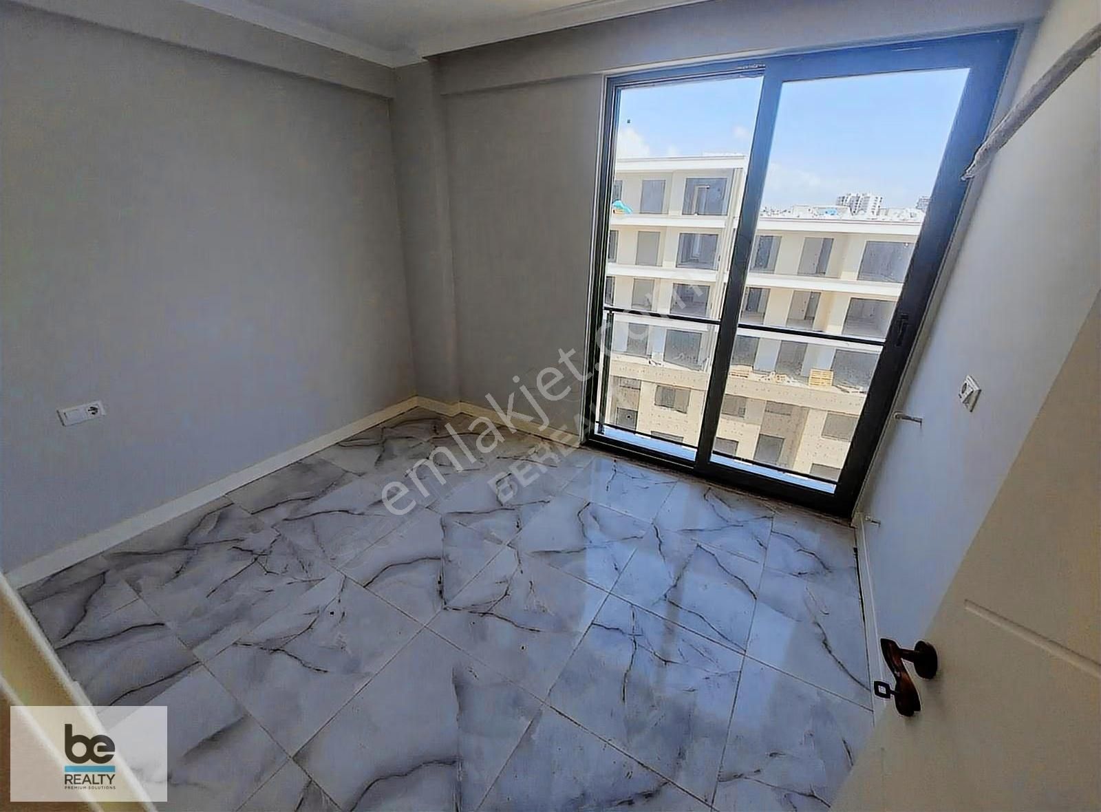 Altıntaş'ta İskanlı Cadde Üzeri Ck Elektrik Var 1+1 Geniş Daire - Görsel 4