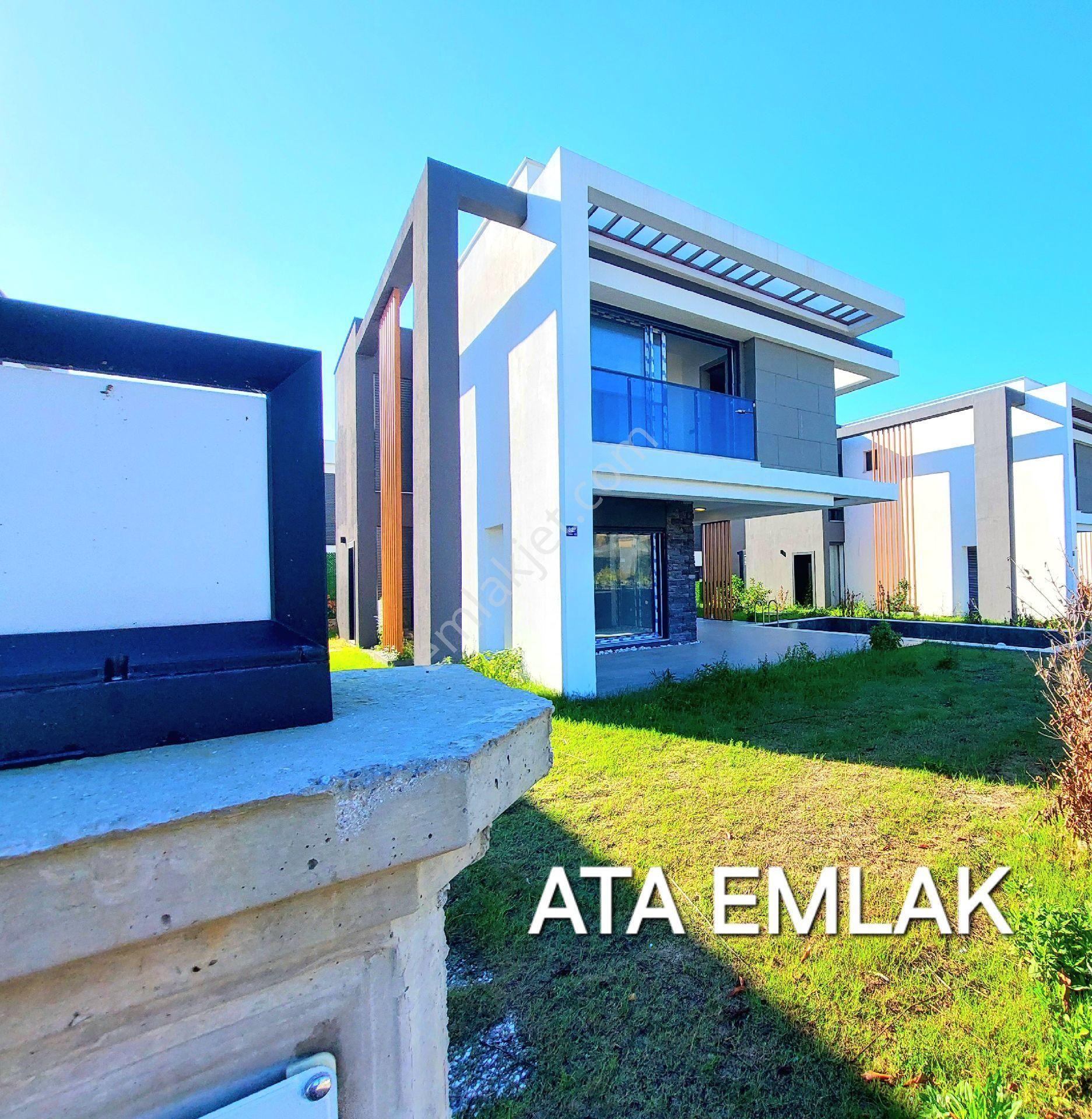 Kuşadasında Plaja Yakın Özel Havuzlu Tek Müstakil 4+1 Sıfır Villa - Görsel 32