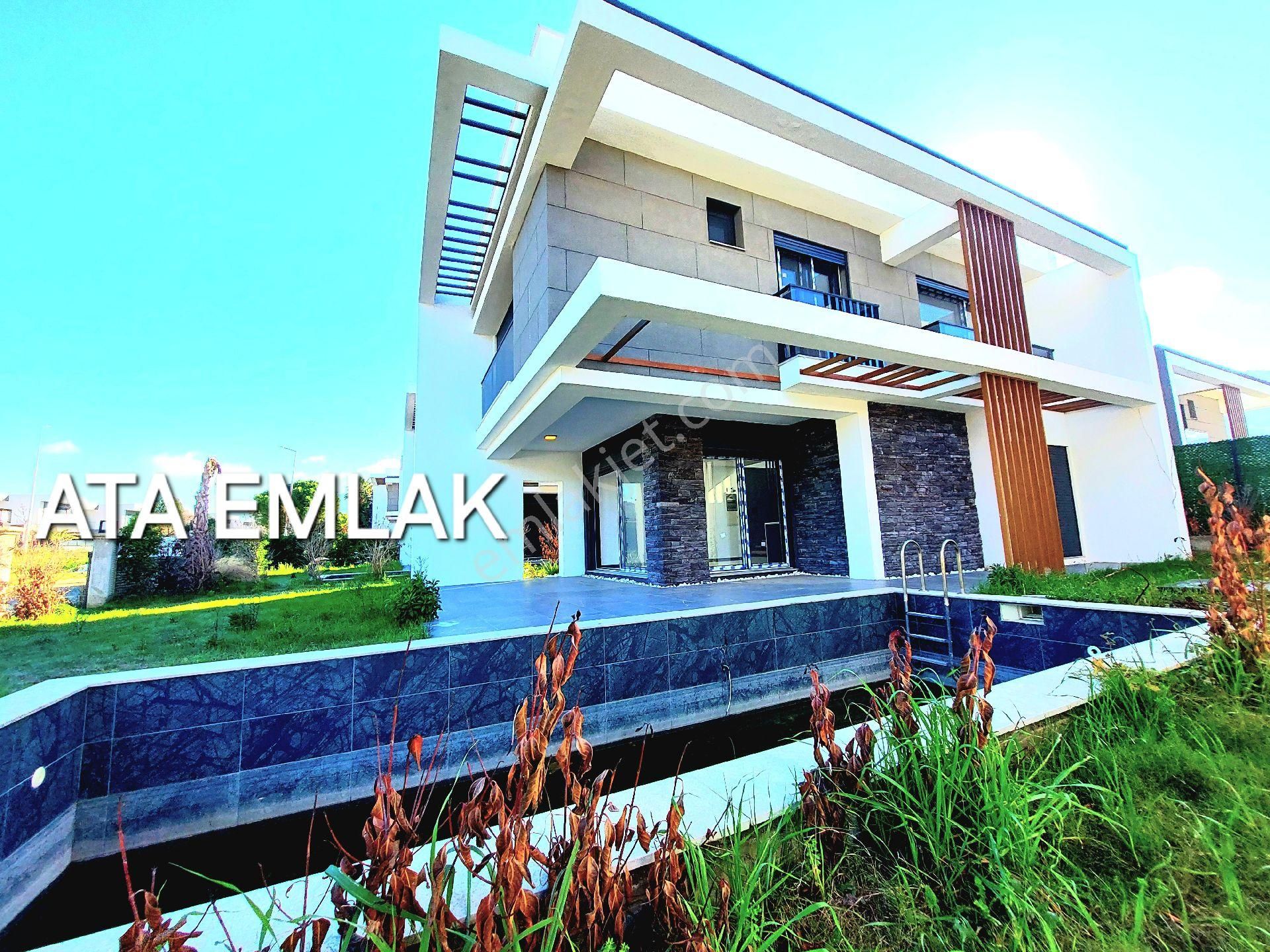 Kuşadasında Plaja Yakın Özel Havuzlu Tek Müstakil 4+1 Sıfır Villa - Görsel 2