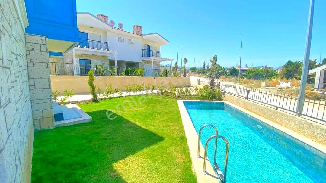 Kuşadasında Avm'lere Yakın Özel Havuzlu Hamamlı Saunalı 4+1 Villa - Görsel 2