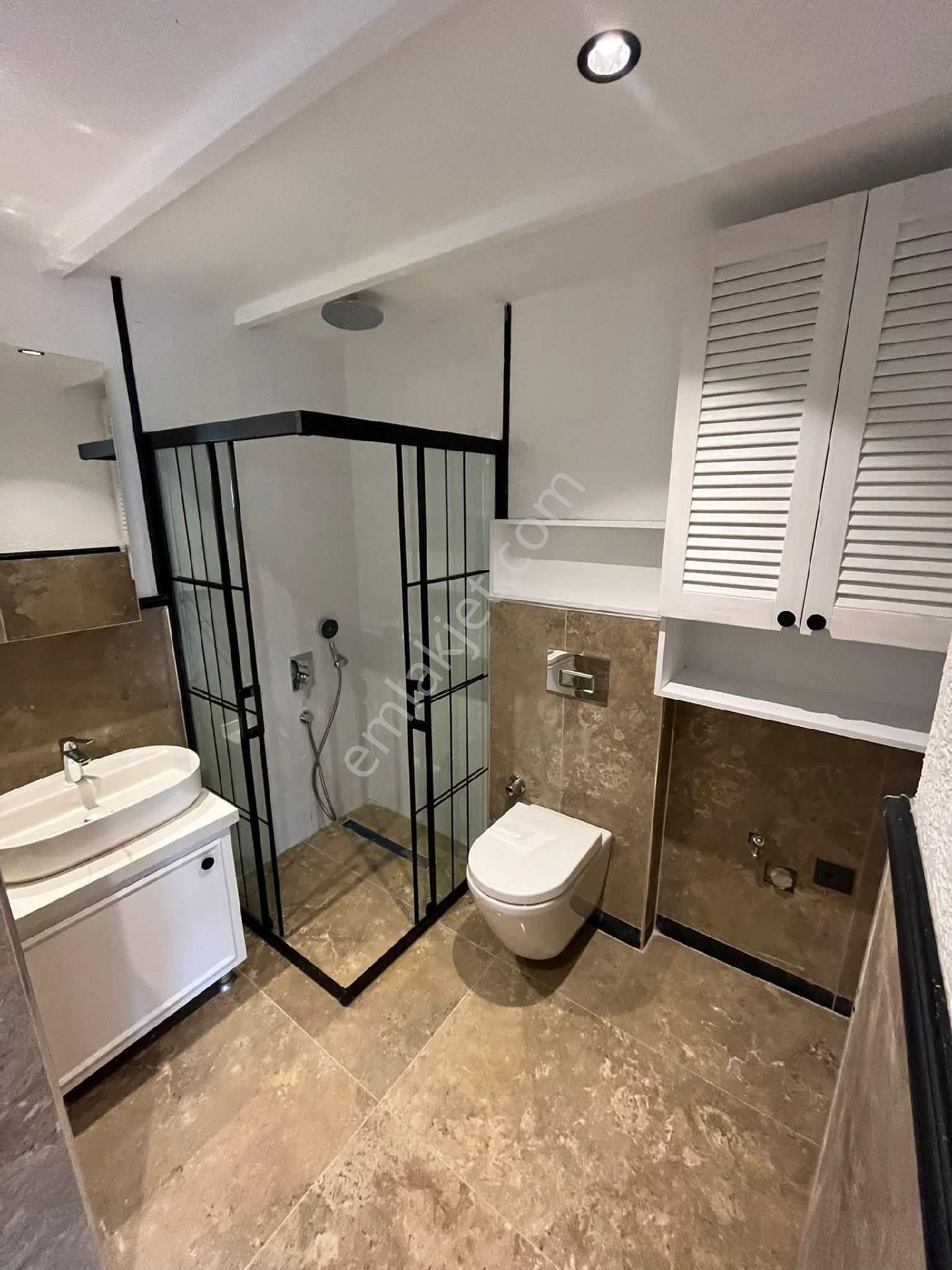 Kuşadasında Avm'lere Yakın Özel Havuzlu Hamamlı Saunalı 4+1 Villa - Görsel 9