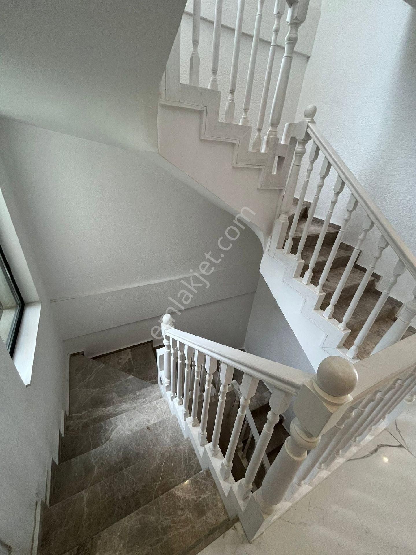 Kuşadasında Avm'lere Yakın Özel Havuzlu Hamamlı Saunalı 4+1 Villa - Görsel 25