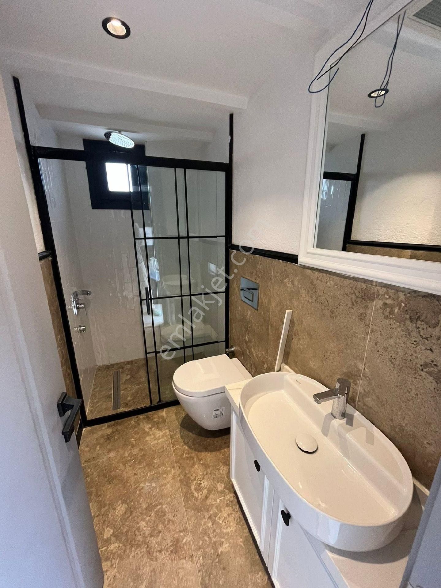 Kuşadasında Avm'lere Yakın Özel Havuzlu Hamamlı Saunalı 4+1 Villa - Görsel 31