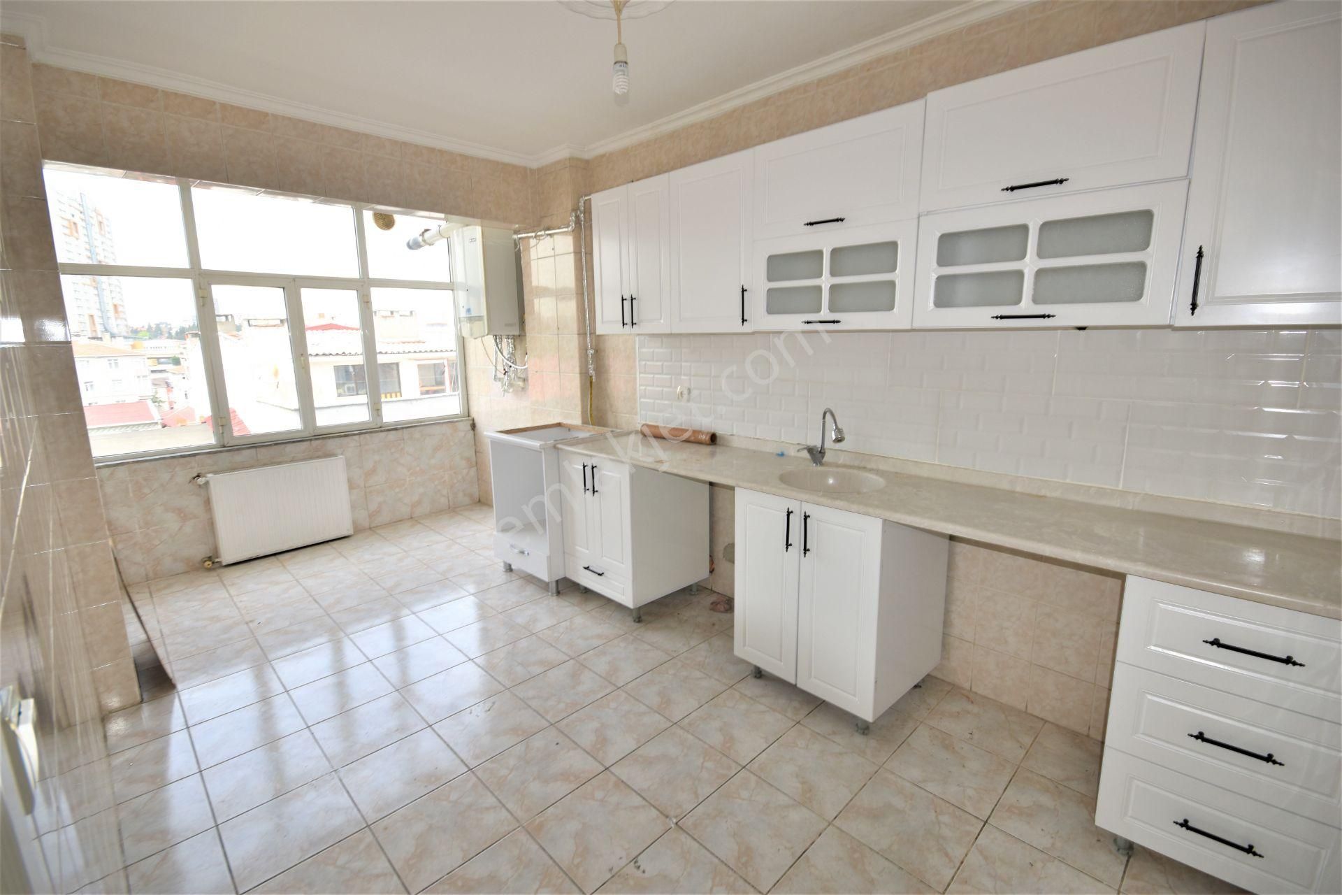 Nest Emlak'ta İnönü Mh 3+1 130m2 Satılık Geniş Temiz 5.kat Daire