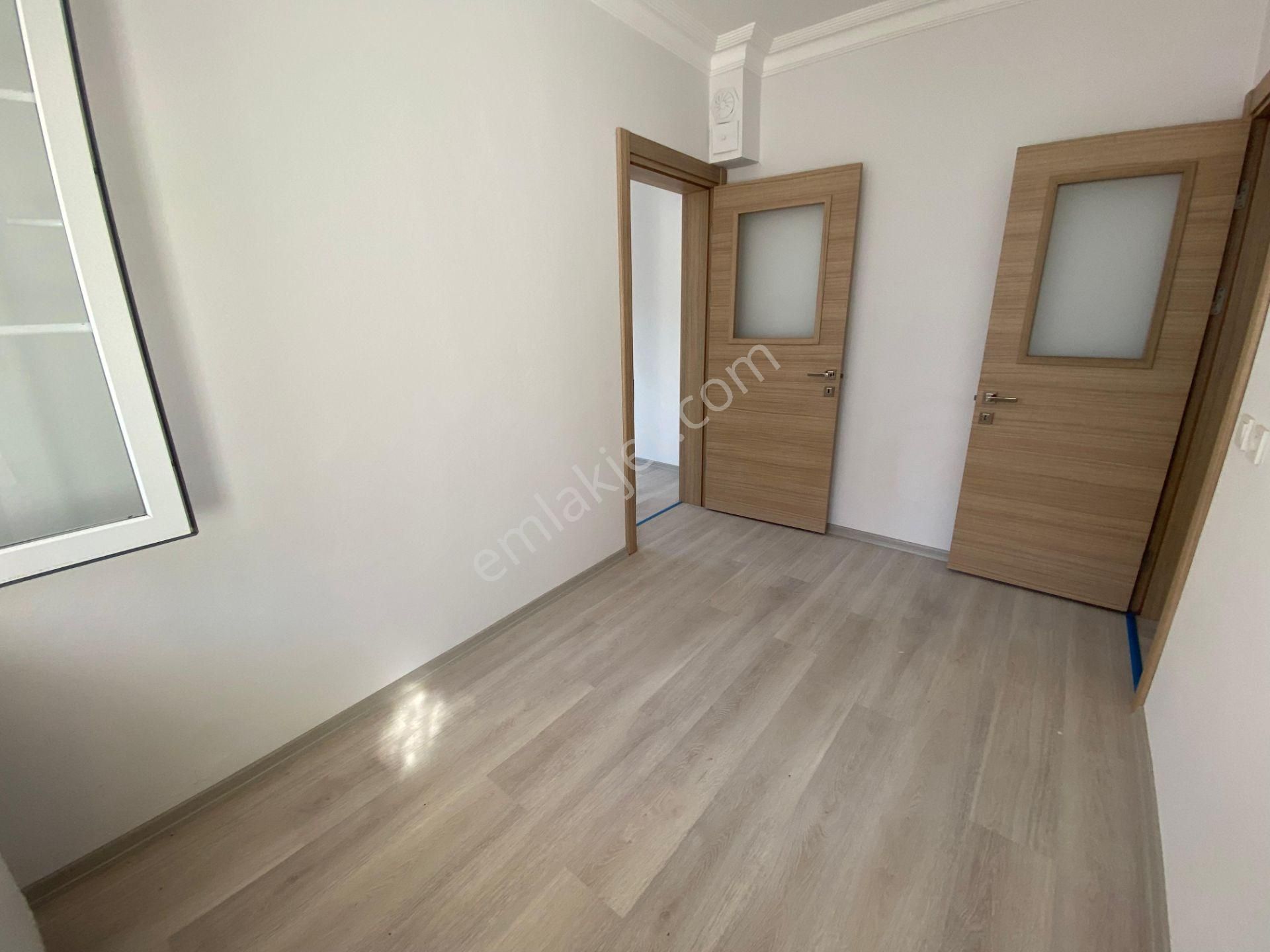 Deniz Ayakların Altında! Çift Tapulu 4+1 Villa Fırsatı! - Görsel 18