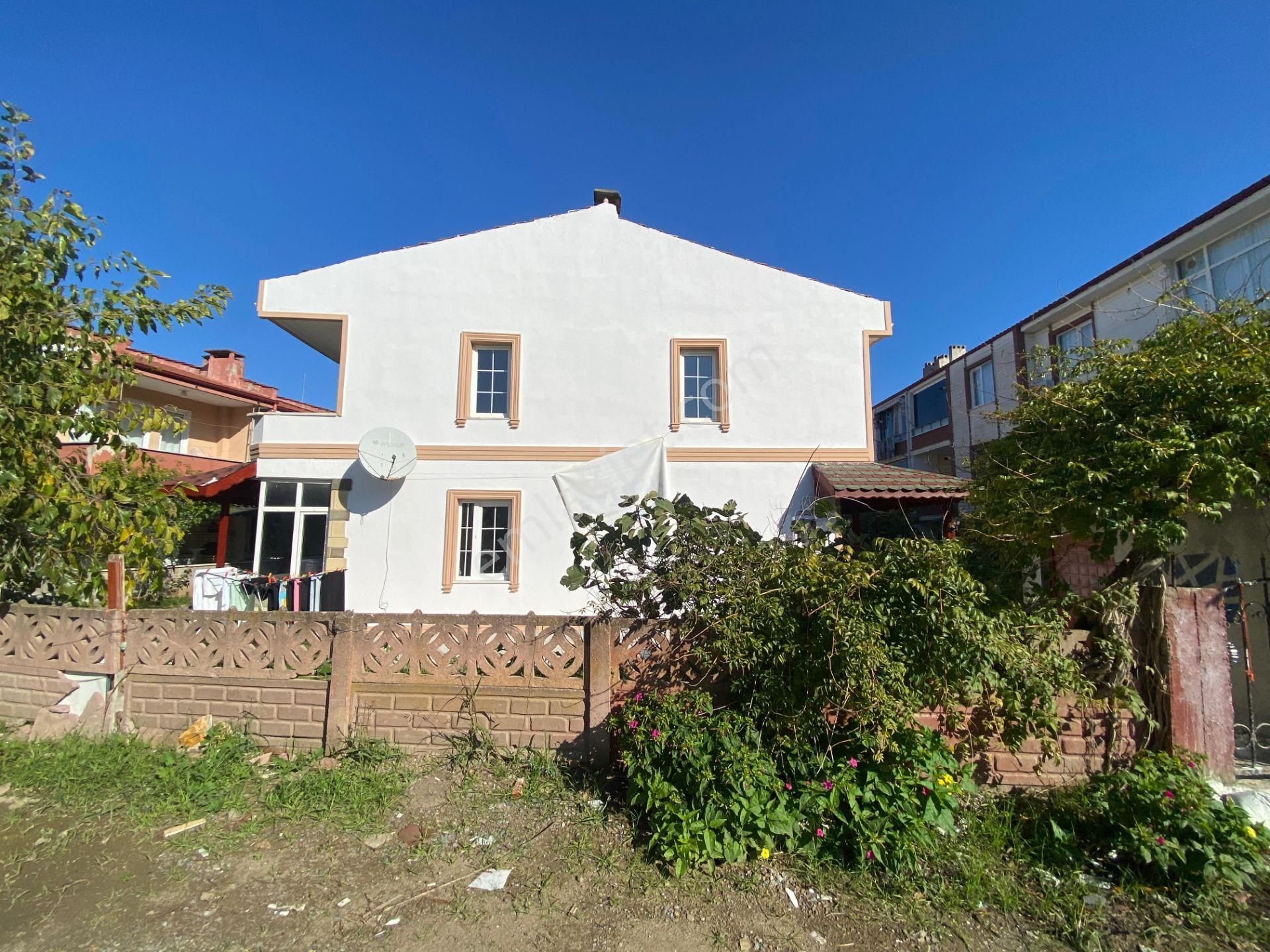 Deniz Ayakların Altında! Çift Tapulu 4+1 Villa Fırsatı!