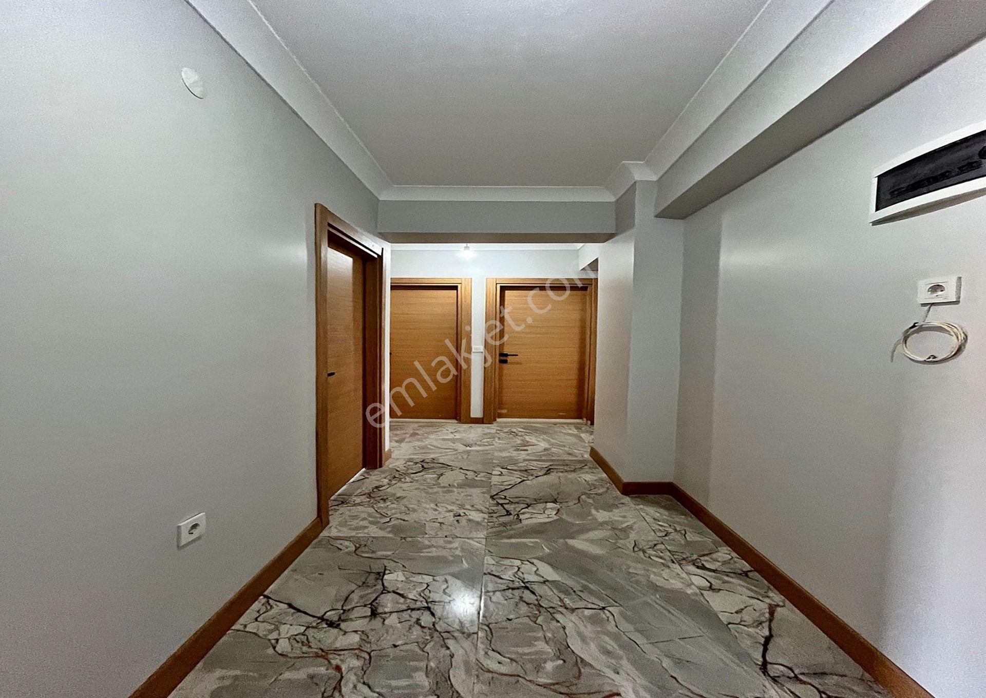 Merkezi Konum Sıfır Geniş M2 Metrobüse Yakın 2+1 Satılık Daire - Görsel 12