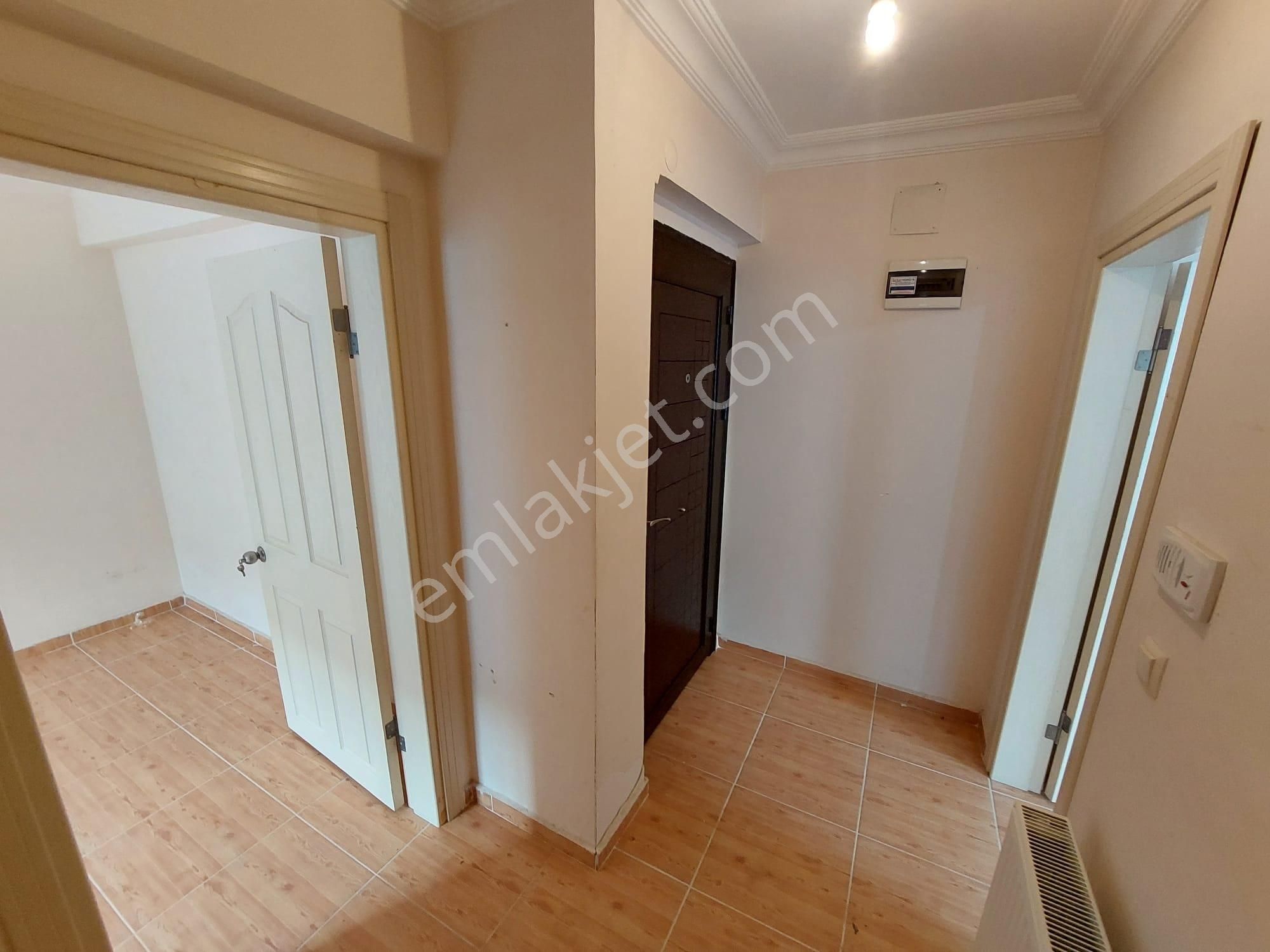Karasu 32 Evlerde Kombi Petekli Cam Balkonlu 1+1 Devamlı Kiralık - Görsel 8