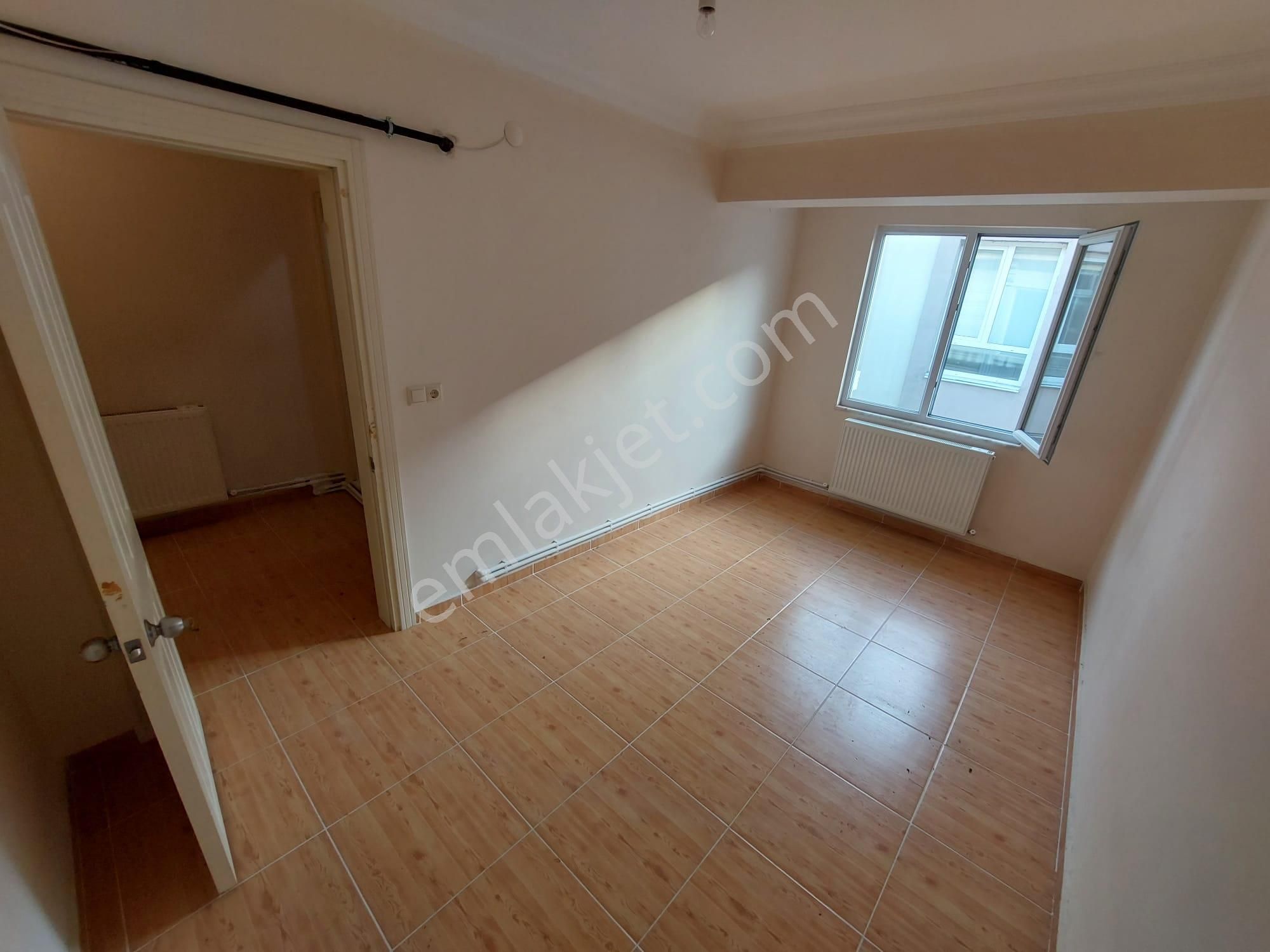 Karasu 32 Evlerde Kombi Petekli Cam Balkonlu 1+1 Devamlı Kiralık - Görsel 16