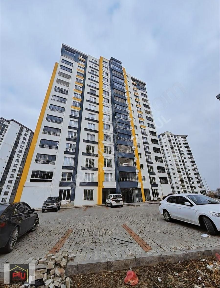 Zümrütte Havalimanına Yakın Satılık 3+1 180 M2 Daire - Görsel 10