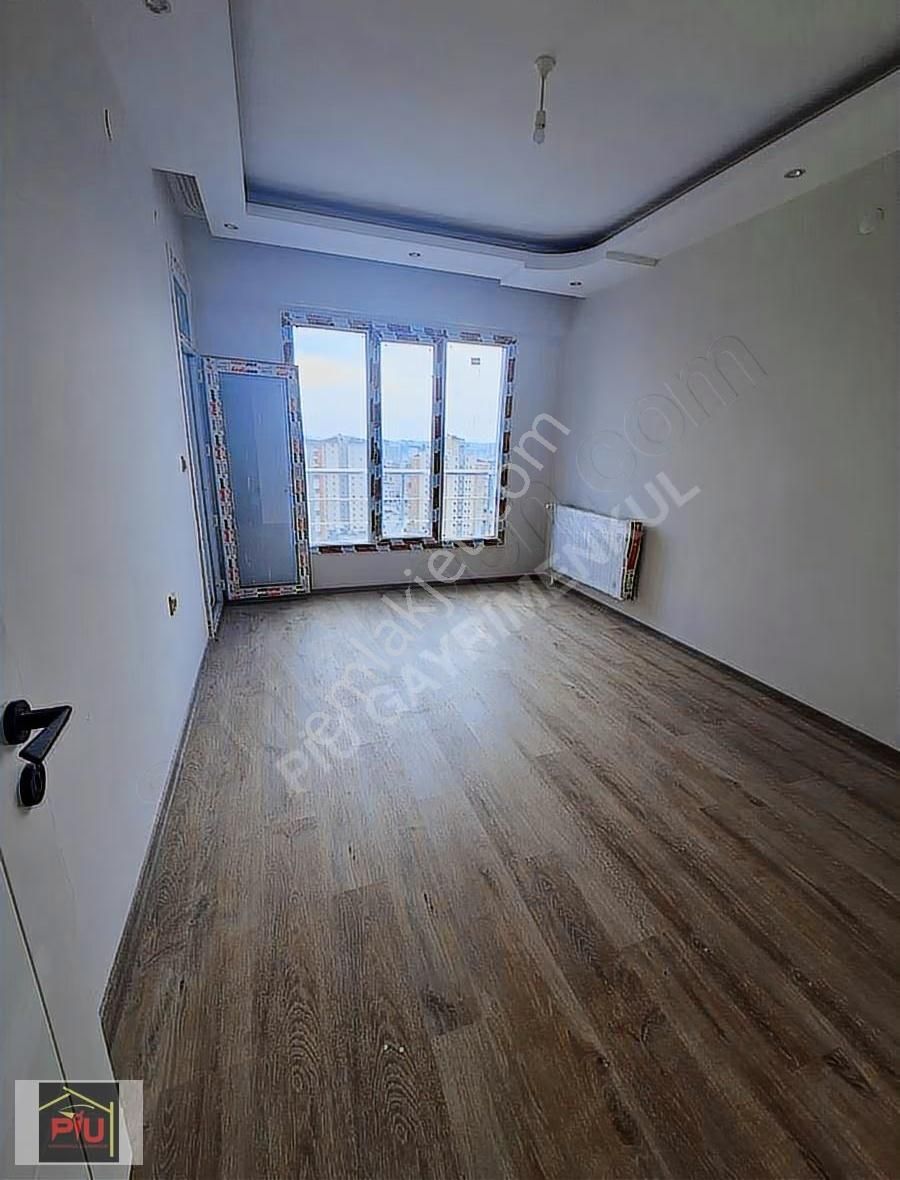 Zümrütte Havalimanına Yakın Satılık 3+1 180 M2 Daire - Görsel 9