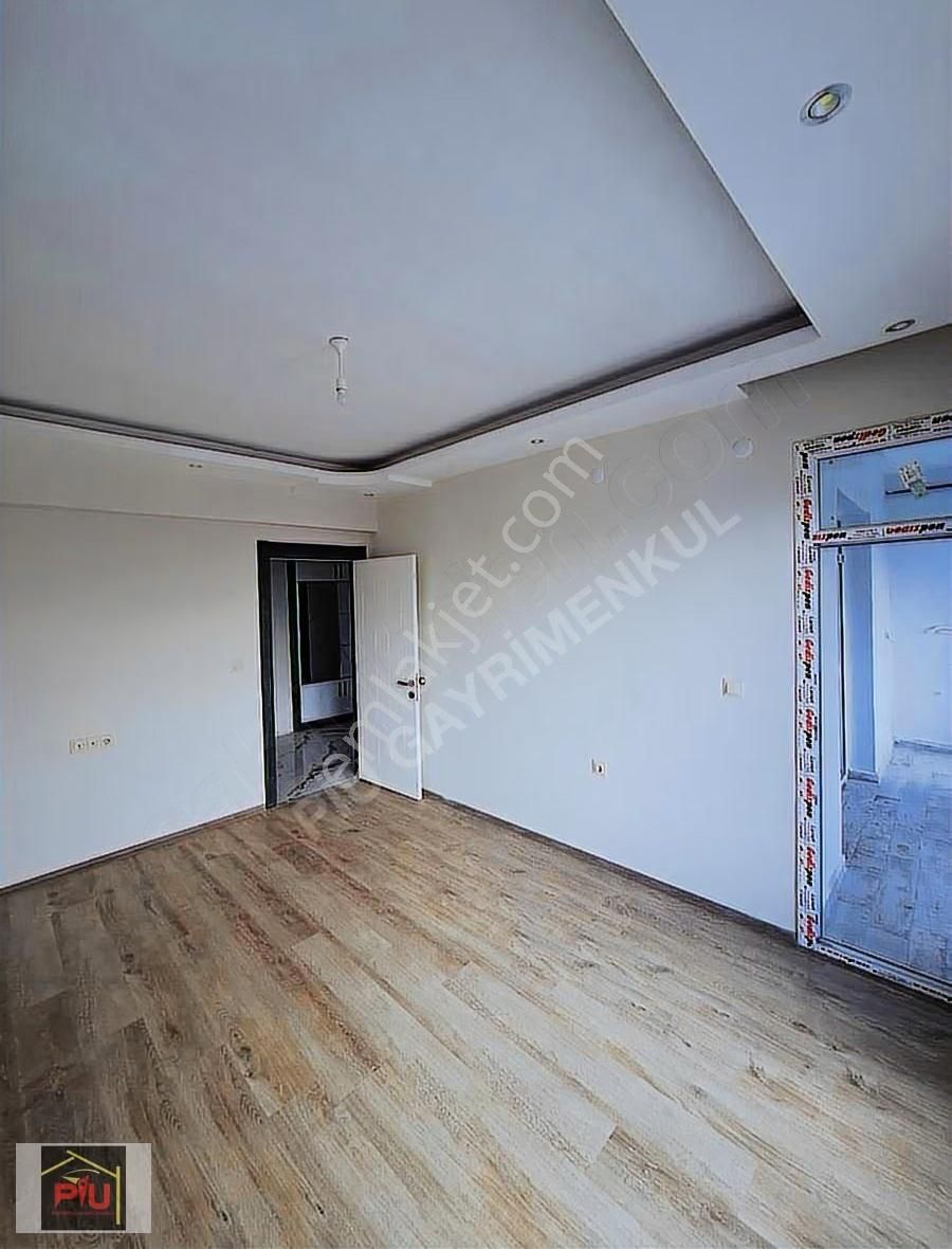 Zümrütte Havalimanına Yakın Satılık 3+1 180 M2 Daire - Görsel 6