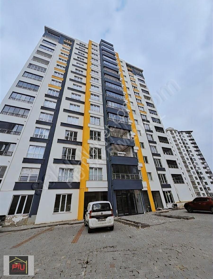 Zümrütte Havalimanına Yakın Satılık 3+1 180 M2 Daire - Görsel 15