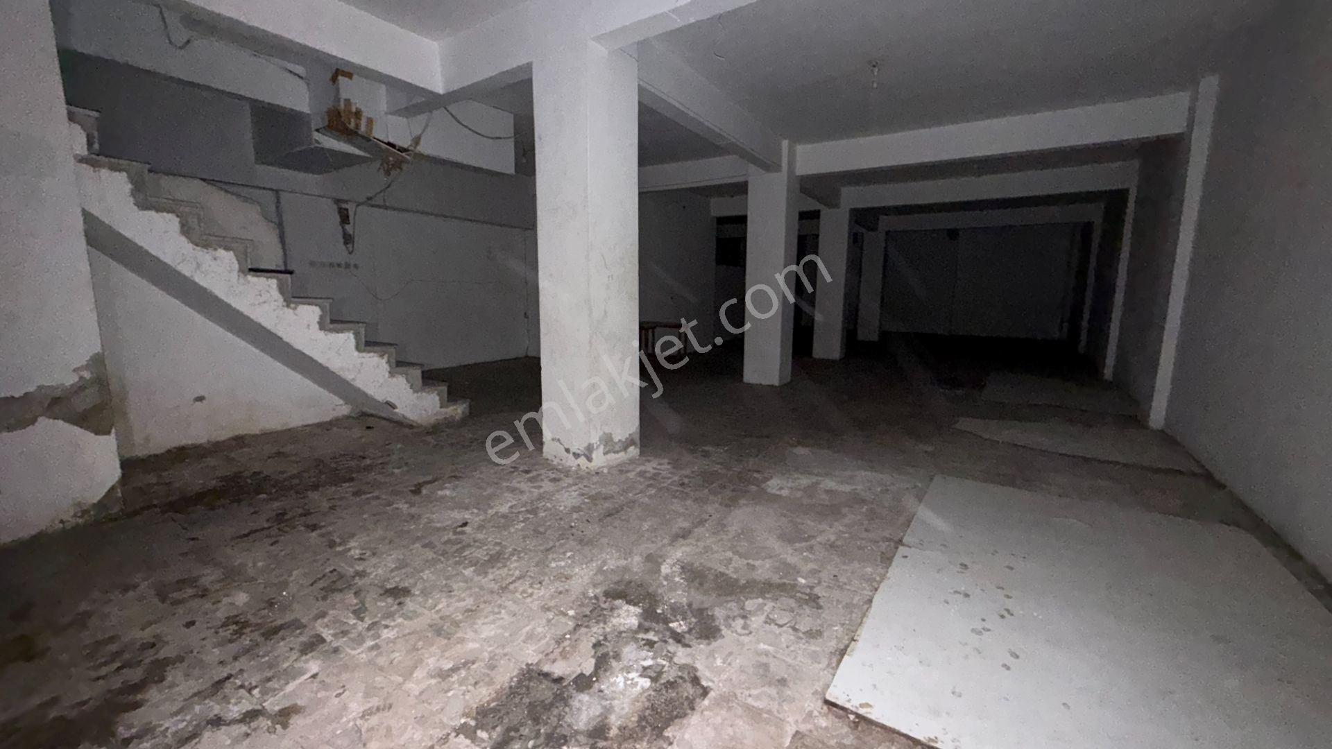 Emlak Uzmanı'ndan Zeytinburnu Telsiz'de Kiralık 250 M2 Bodrum Dükkan - Görsel 4