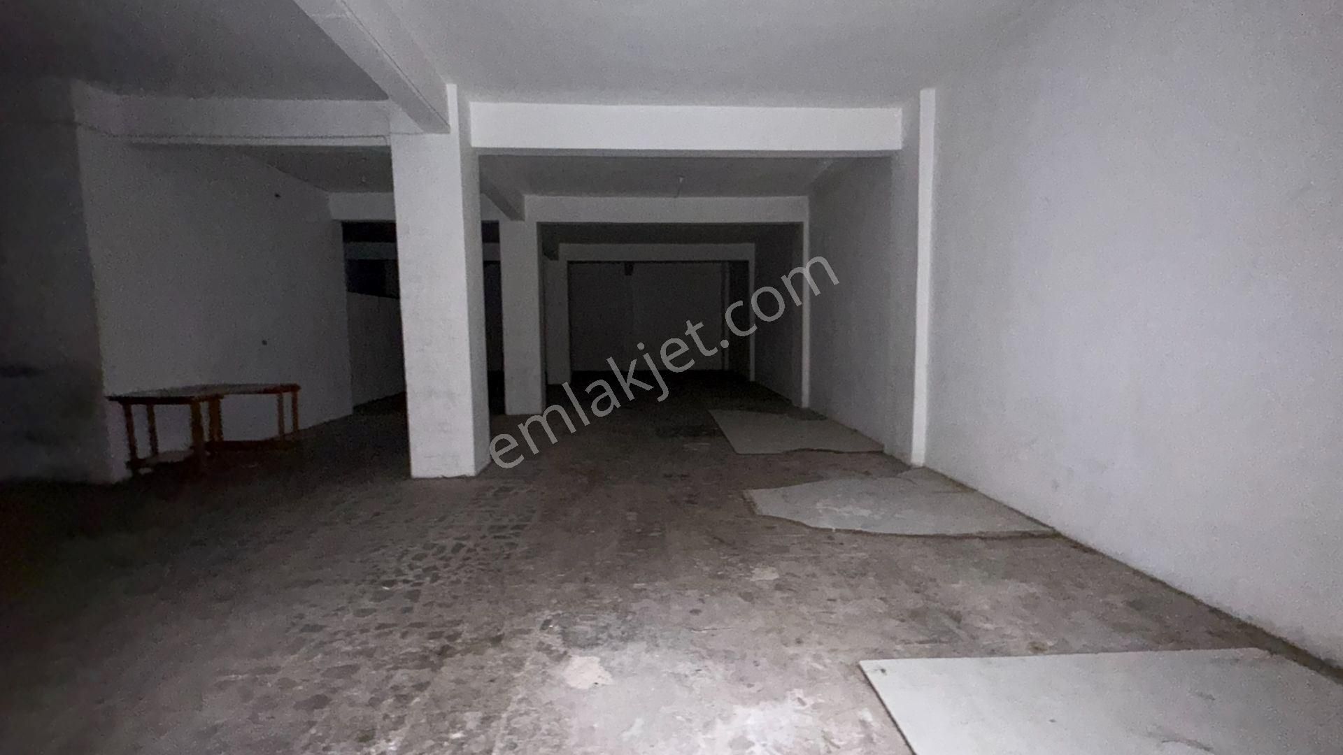 Emlak Uzmanı'ndan Zeytinburnu Telsiz'de Kiralık 250 M2 Bodrum Dükkan - Görsel 6