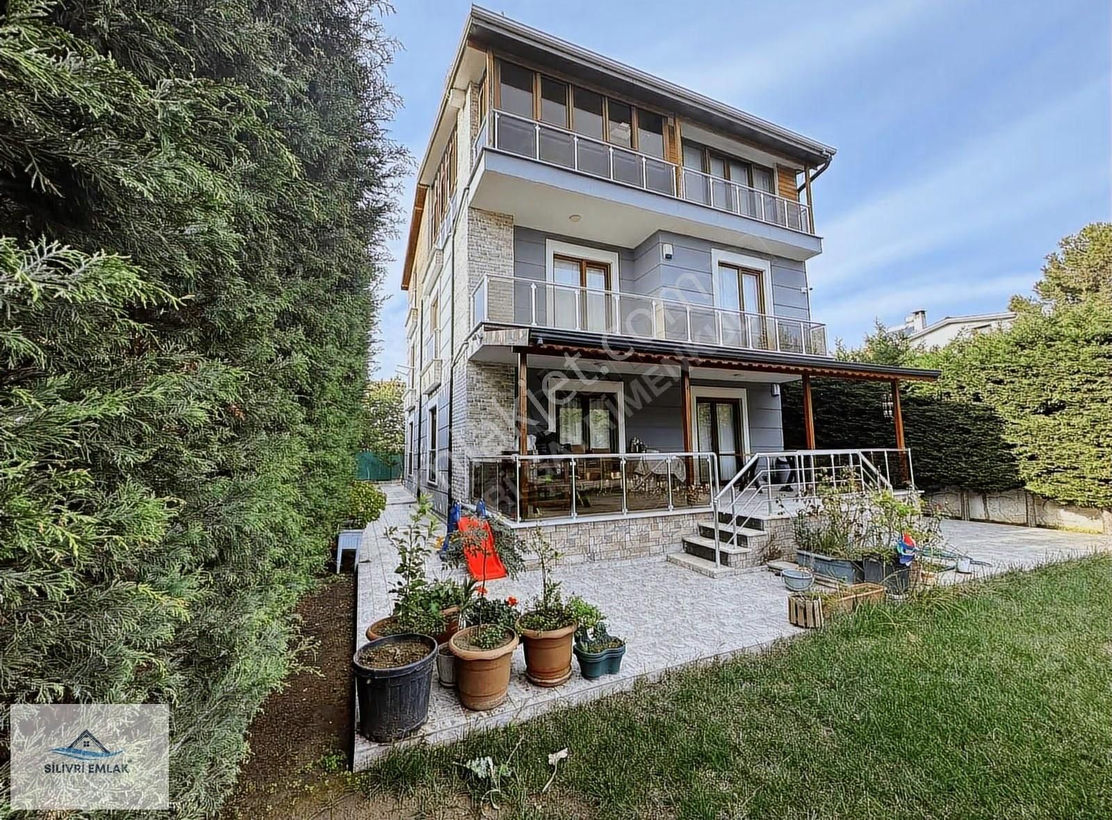 Marmara Ereğlisinde Eşsiz Özel Yapım 1.kalite Malzeme 7+1 Villa