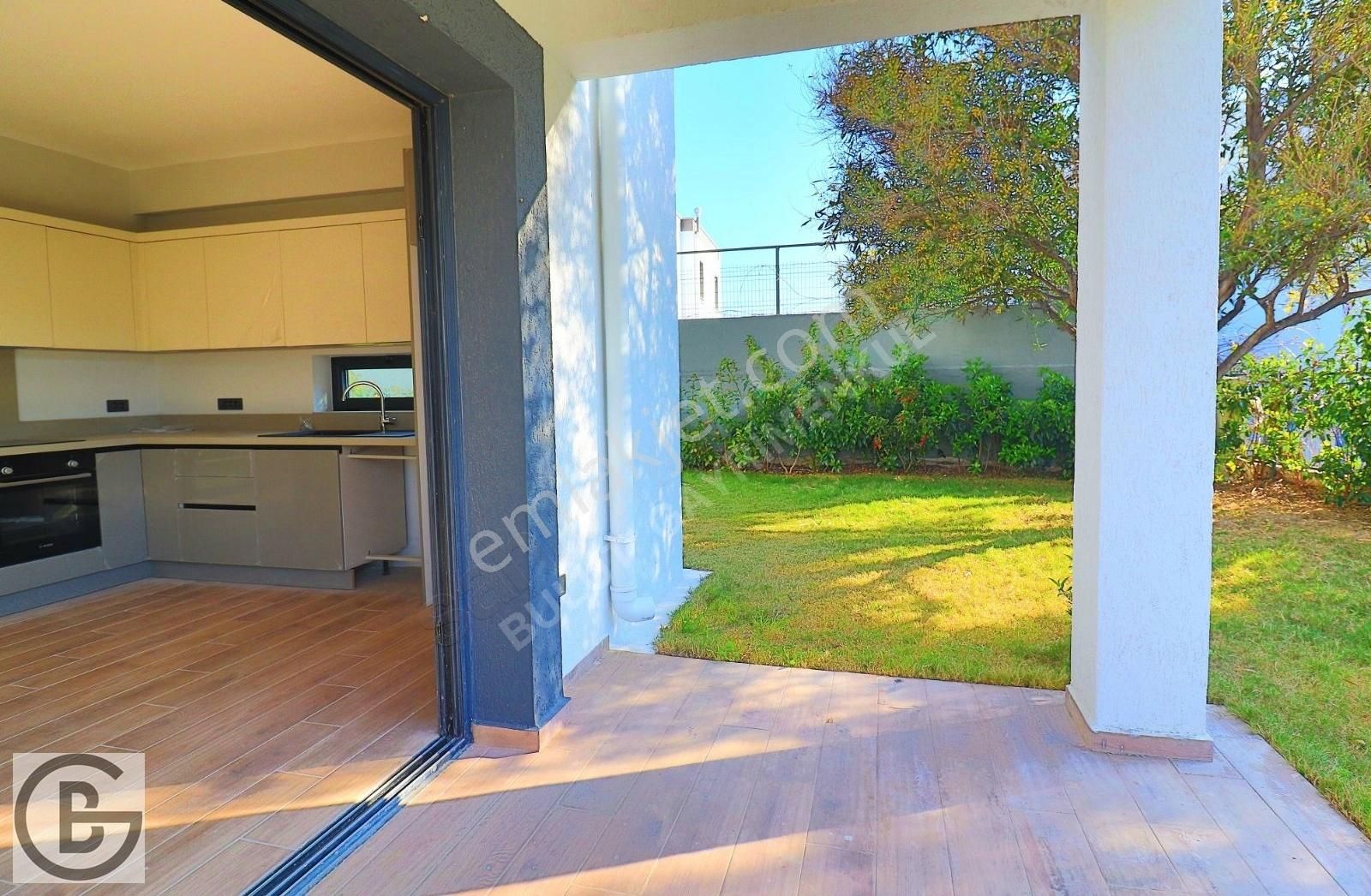 Bodrum Merkez'de Önü Açık, Yerden Isıtmalı, Geniş Bahçeli 2+1 - Görsel 2