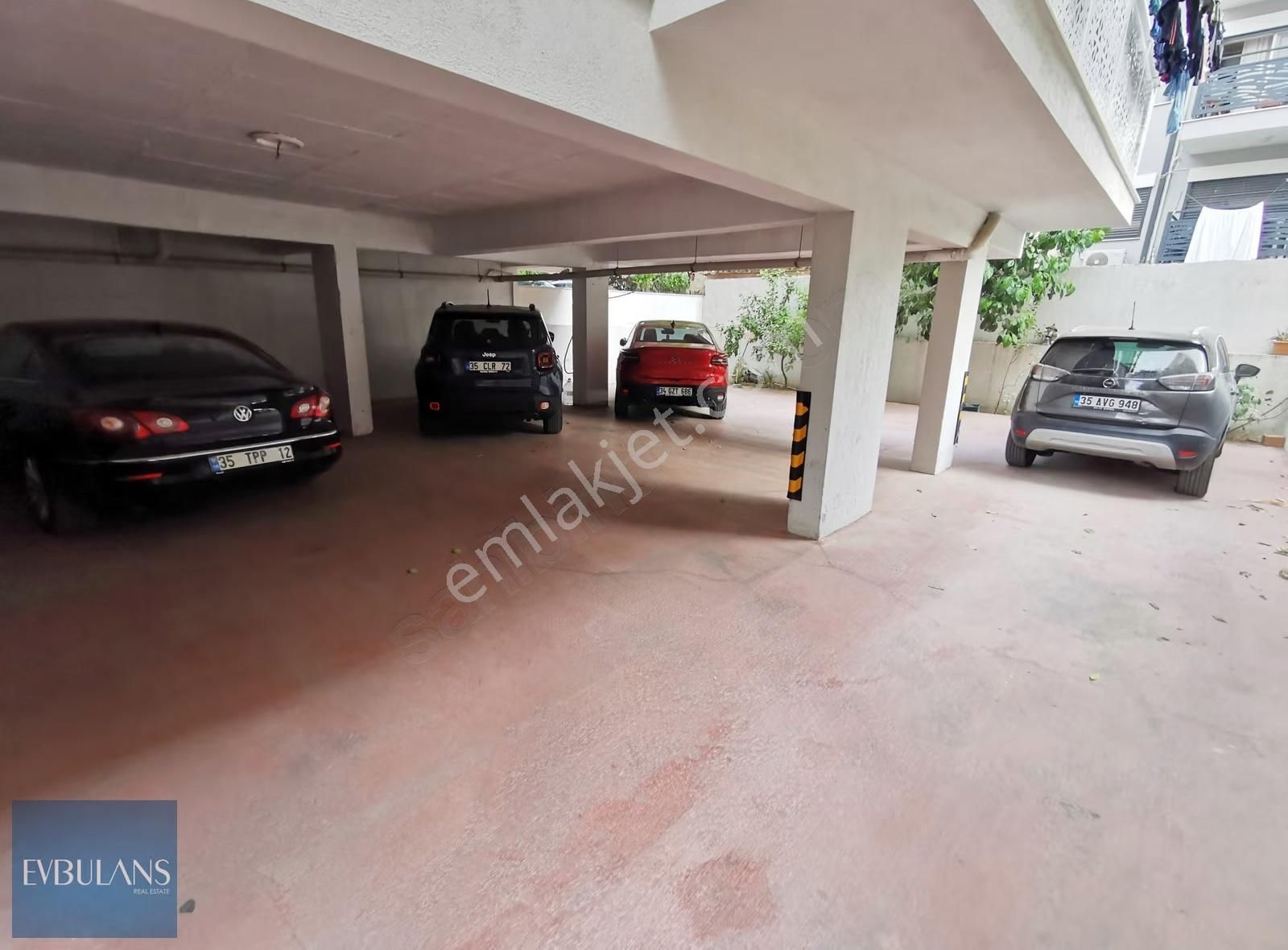 Nergiz Mahallesi Girne Caddesi Yanı Ara Kat Kapalı Mutfak 3+1