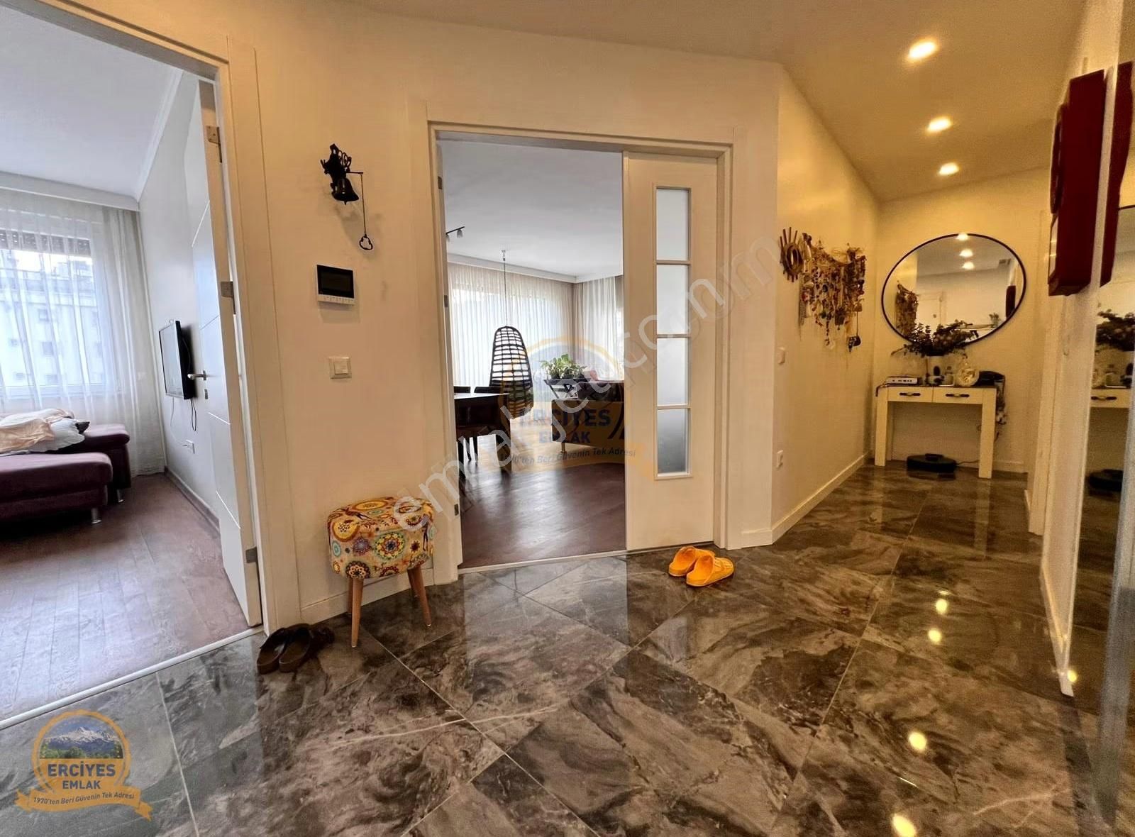 Erciyesden Bostancı Cadde Üzerinde 3+1 Balkonlu 165 M² Ebeveynli - Görsel 5