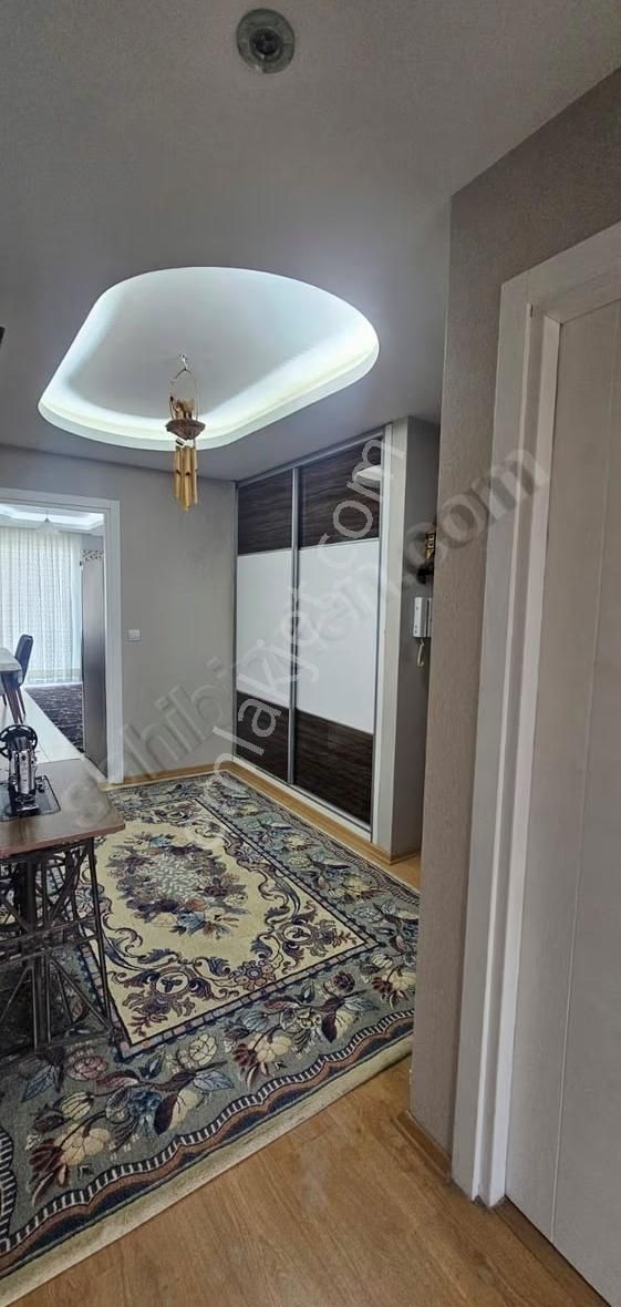 Gürselpaşa Kıyı Boyunda Katta Tek Ebeveyn Banyolu 3+1 Satılık - Görsel 4