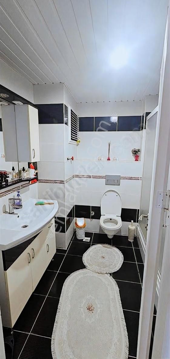 Gürselpaşa Kıyı Boyunda Katta Tek Ebeveyn Banyolu 3+1 Satılık - Görsel 2