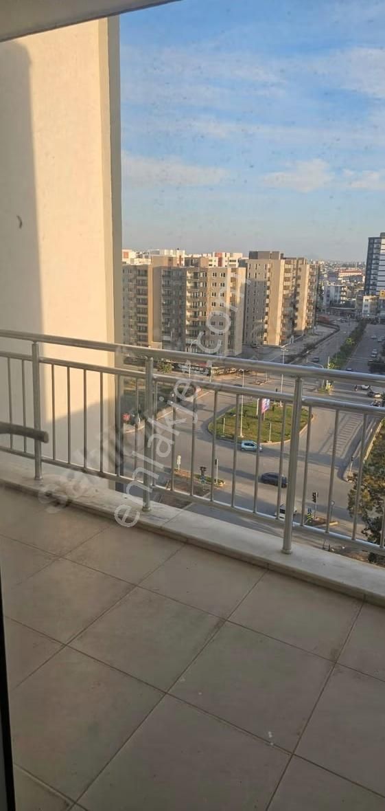 Gürselpaşa Kıyı Boyunda Katta Tek Ebeveyn Banyolu 3+1 Satılık - Görsel 1