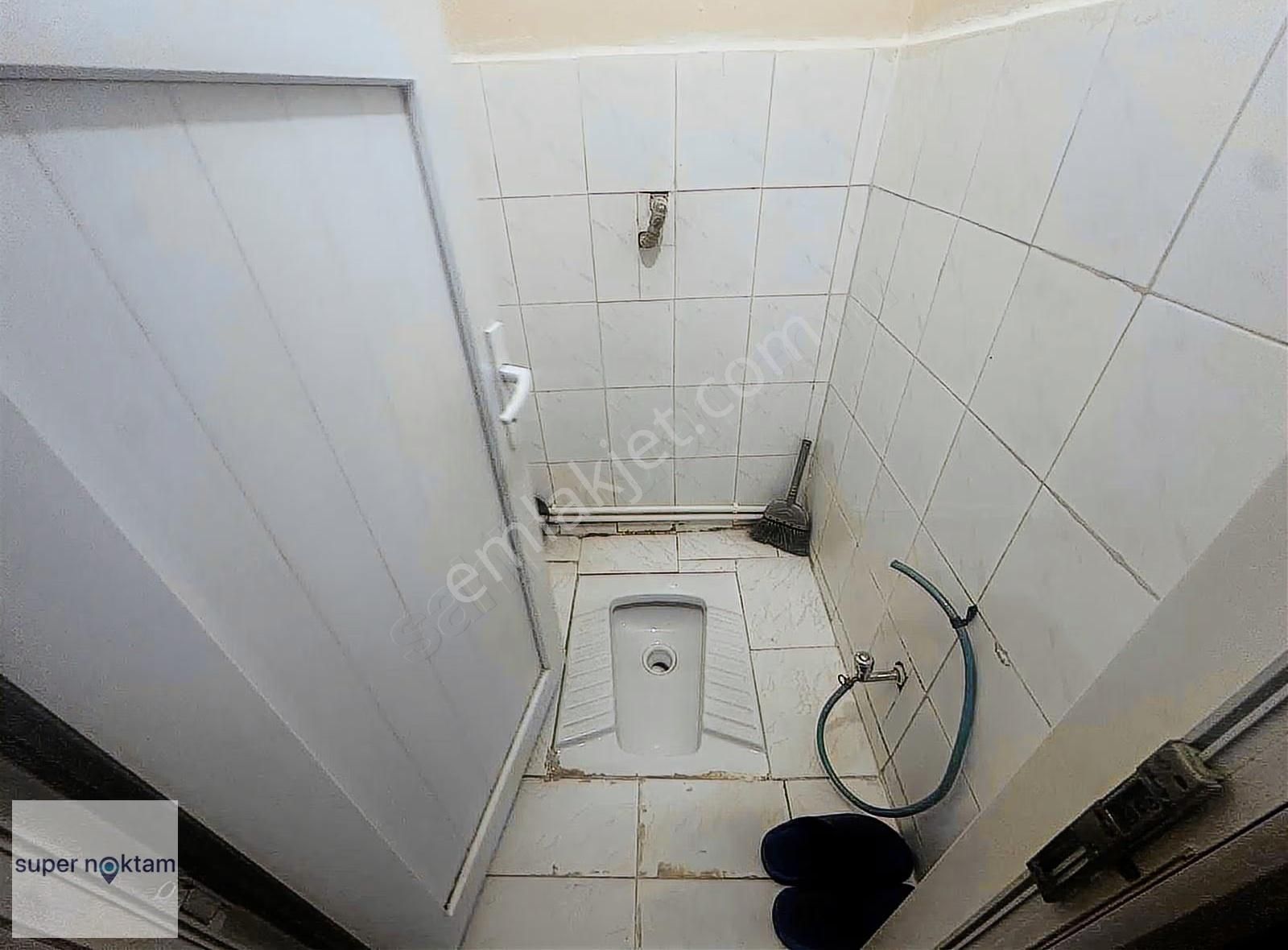 Mehmet Akif'te Satılık 16mt Hisseli 2+1 2.kat Cadde Üstü Daire - Görsel 24